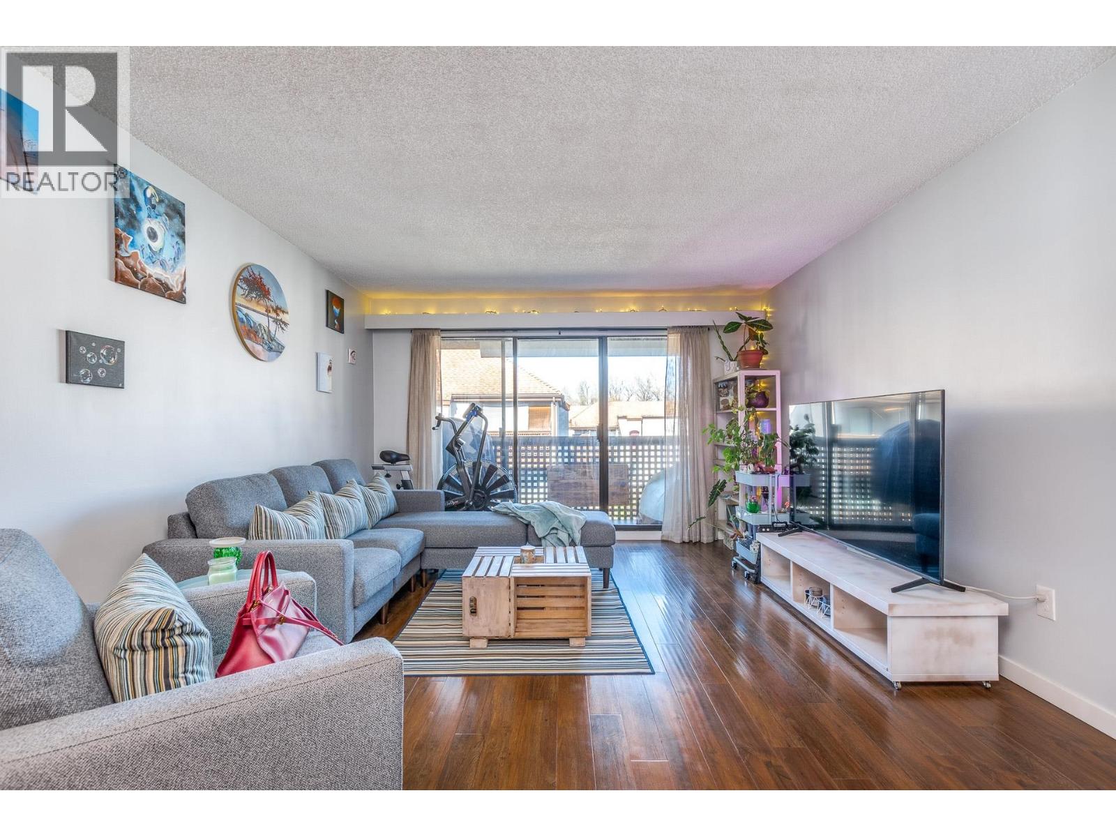 415 365 Ginger Drive, New Westminster, British Columbia  V3L 5L5 - Photo 1 - R3097728