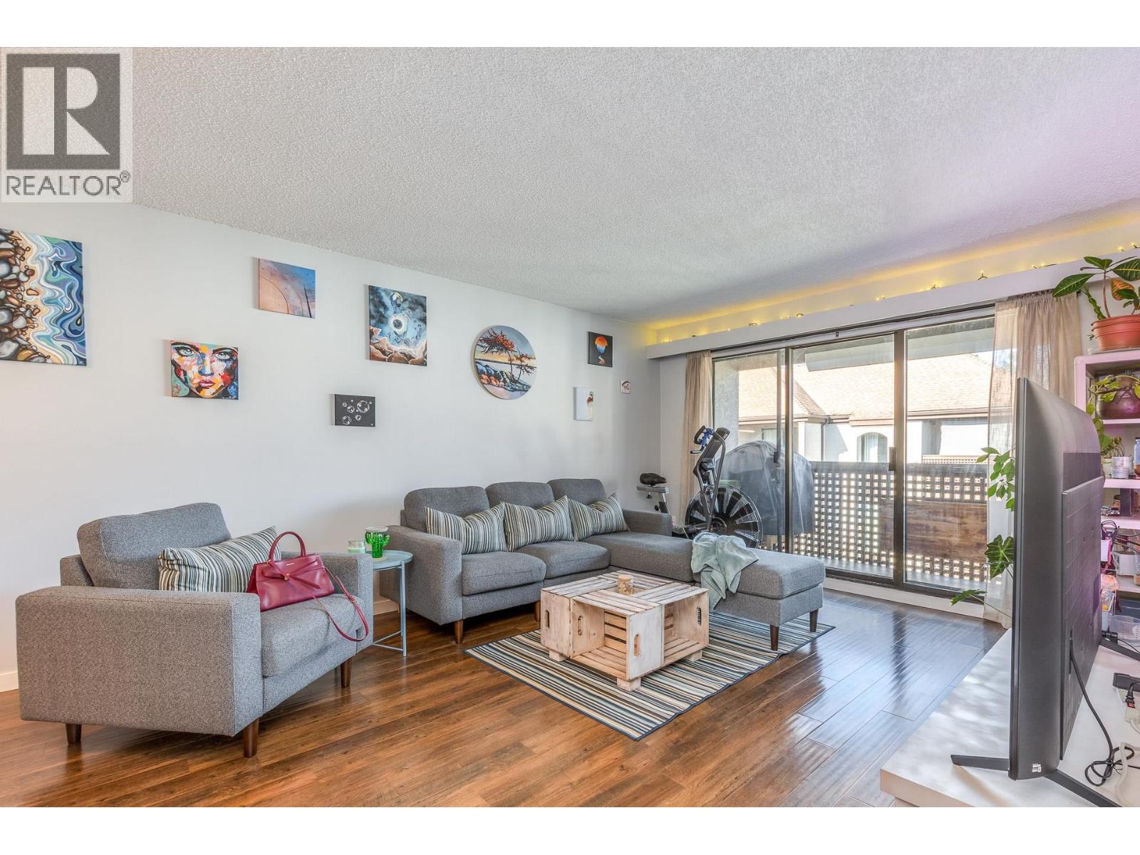 415 365 Ginger Drive, New Westminster, British Columbia  V3L 5L5 - Photo 2 - R3097728