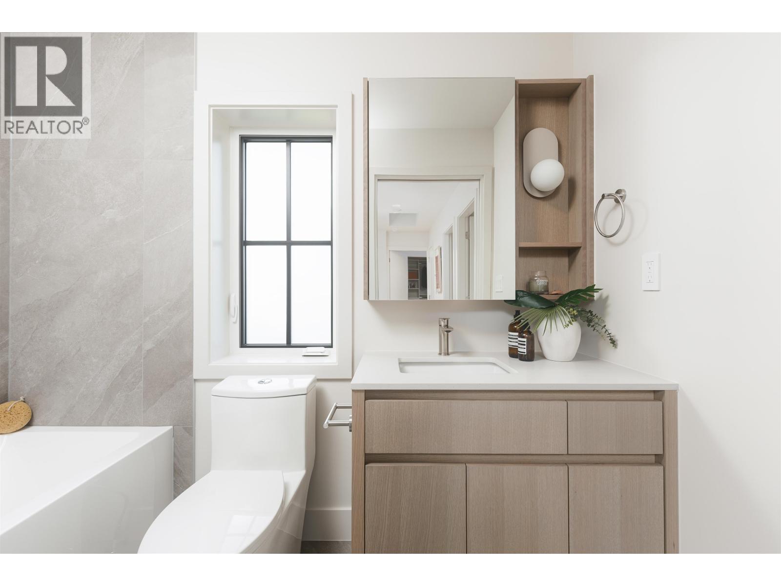 2136 E 10th Avenue, Vancouver, British Columbia  V5N 1Y1 - Photo 18 - R3097739