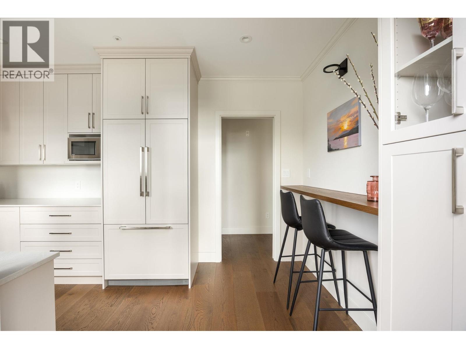 308 2271 Bellevue Avenue, West Vancouver, British Columbia  V7V 4X1 - Photo 3 - R3097753