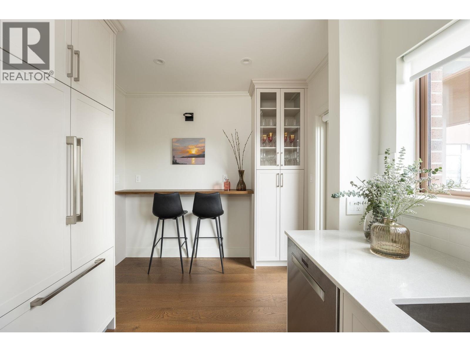 308 2271 Bellevue Avenue, West Vancouver, British Columbia  V7V 4X1 - Photo 4 - R3097753