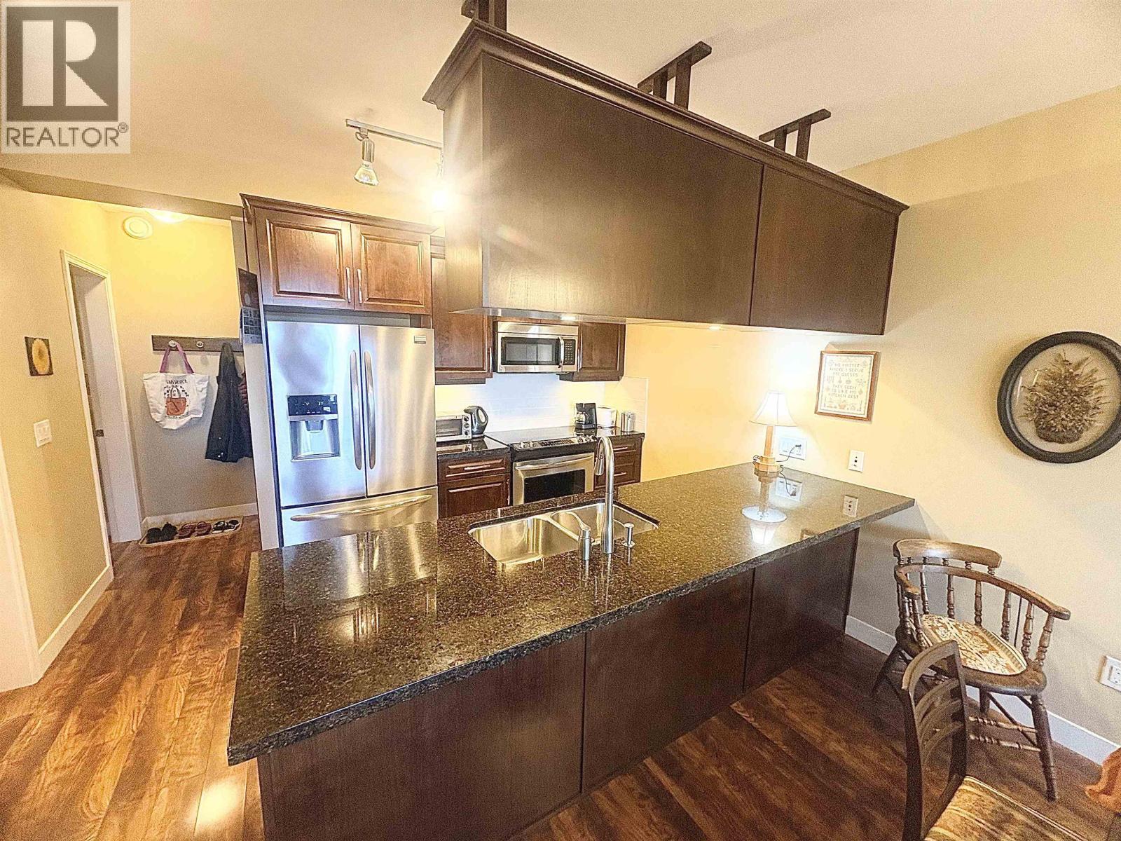 312 11887 Burnett Street, Maple Ridge, British Columbia  V2X 6P6 - Photo 2 - R3097672