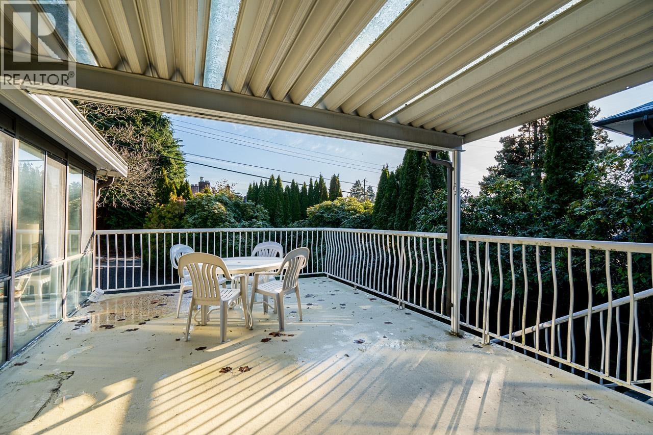 1910 Holdom Avenue, Burnaby, British Columbia  V5B 3W3 - Photo 21 - R3097715