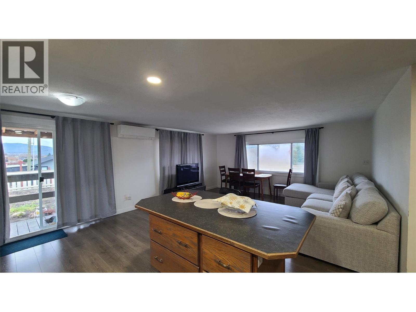 7361 Tucelnuit Drive, Oliver, British Columbia  V0H 1T2 - Photo 6 - 10378657