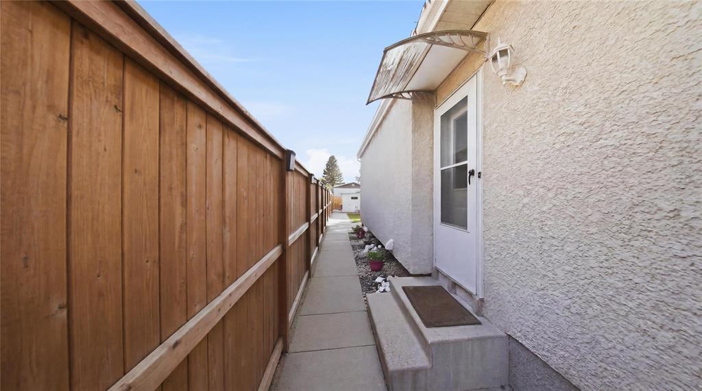1406 Leila Avenue, Winnipeg, Manitoba  R2P 1J8 - Photo 32 - 202604178