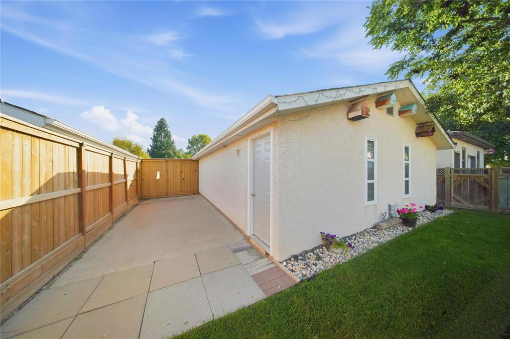 1406 Leila Avenue, Winnipeg, Manitoba  R2P 1J8 - Photo 37 - 202604178