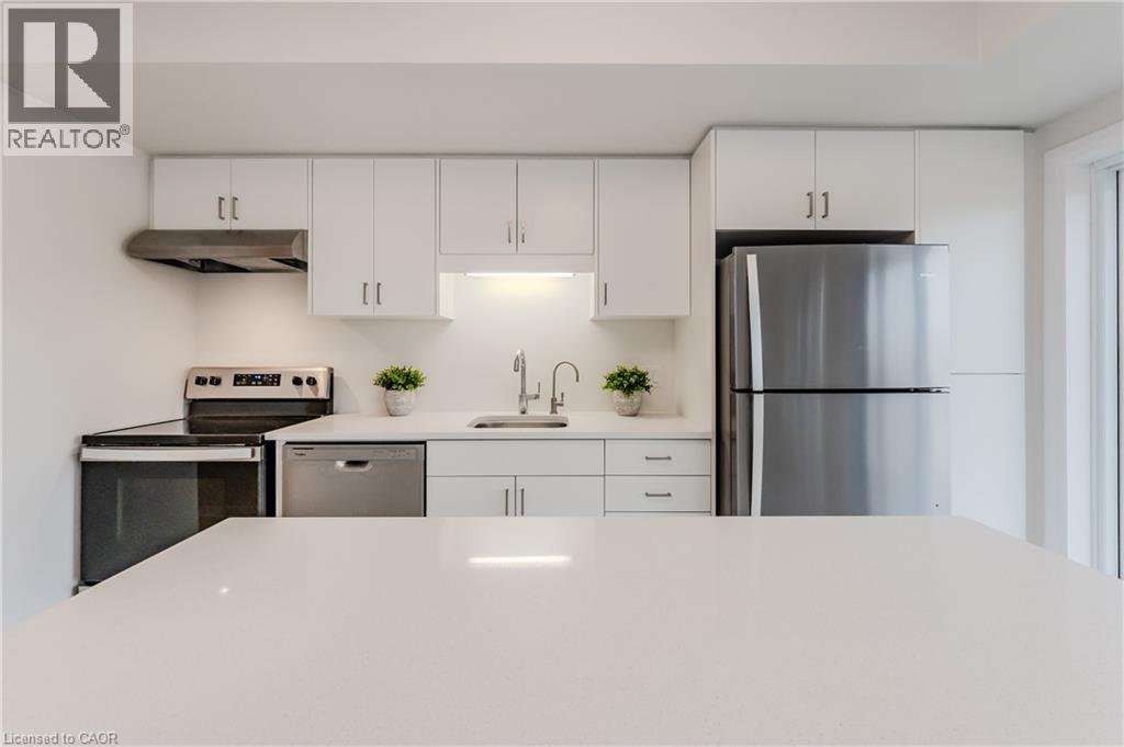 15 Stauffer Woods Trail Unit# 26, Kitchener, Ontario  N2P 2P4 - Photo 3 - 40809345