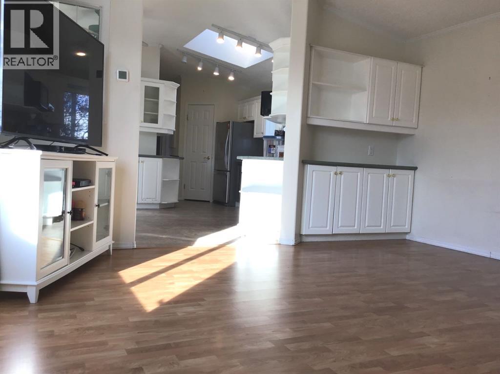 14 Jackson Place, Whitecourt, Alberta  T7S 1T9 - Photo 2 - A2291214