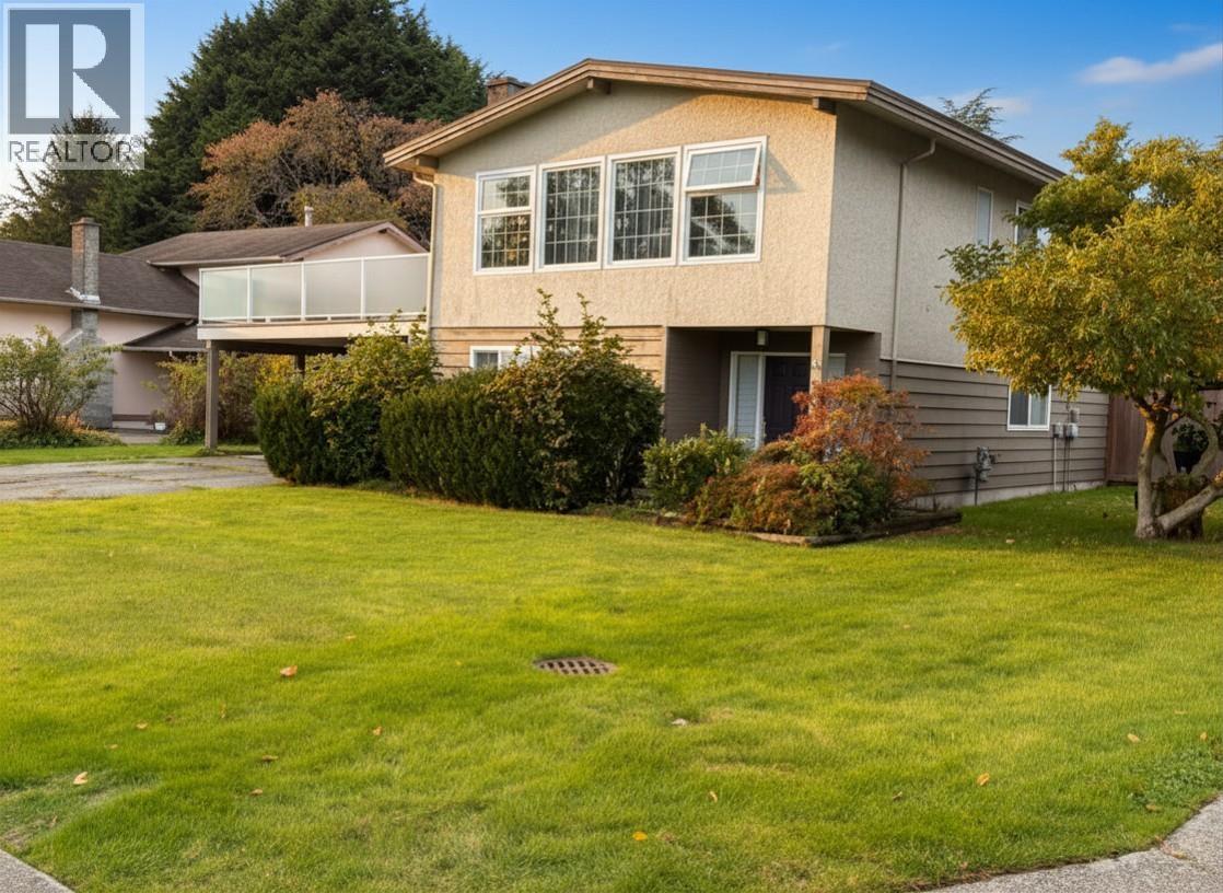 6811 Riverdale Drive, Richmond, British Columbia  V7C 2G3 - Photo 2 - R3097644