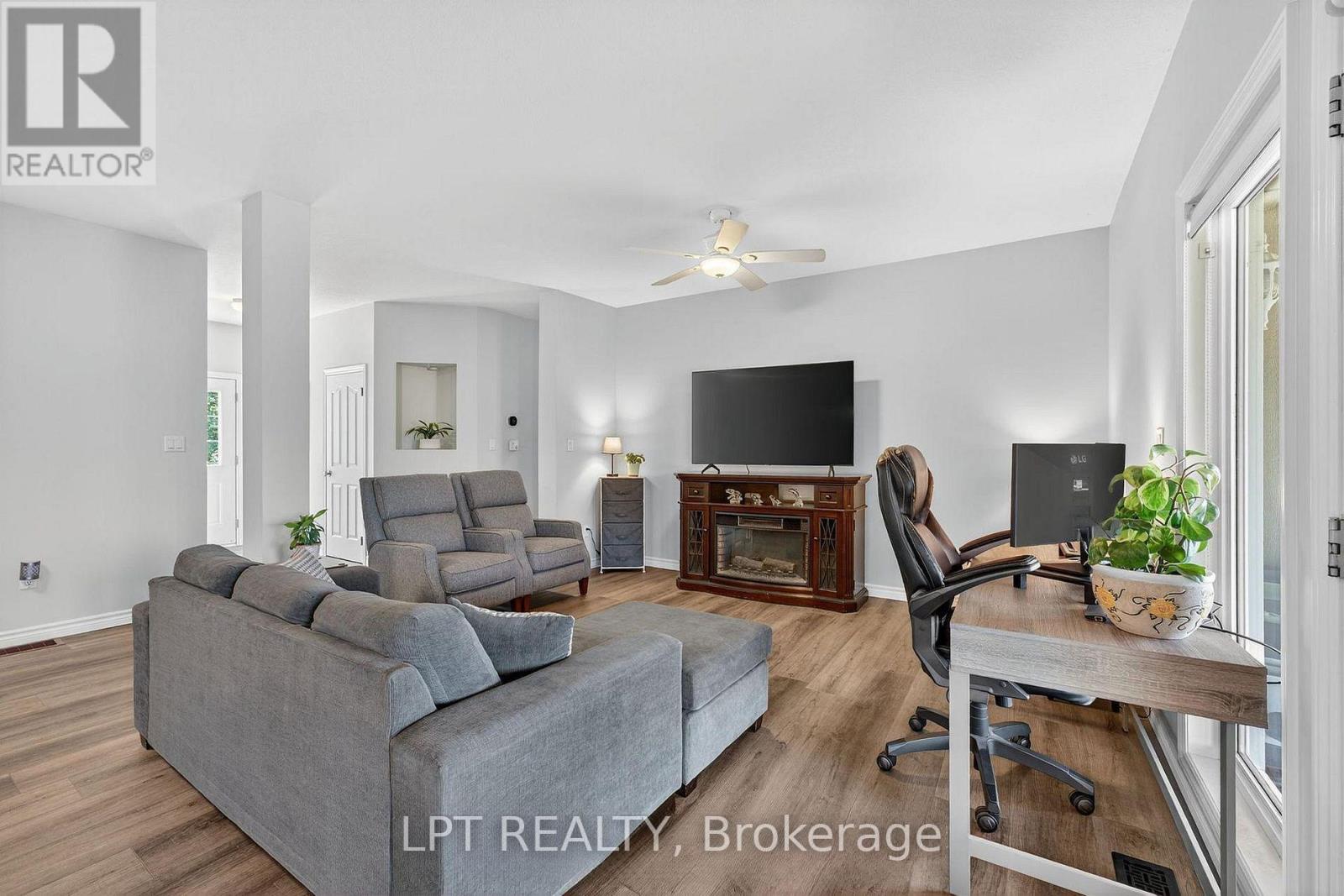 92 Tate's Bay Road, Trent Lakes, Ontario  K0M 1A0 - Photo 10 - X12863968