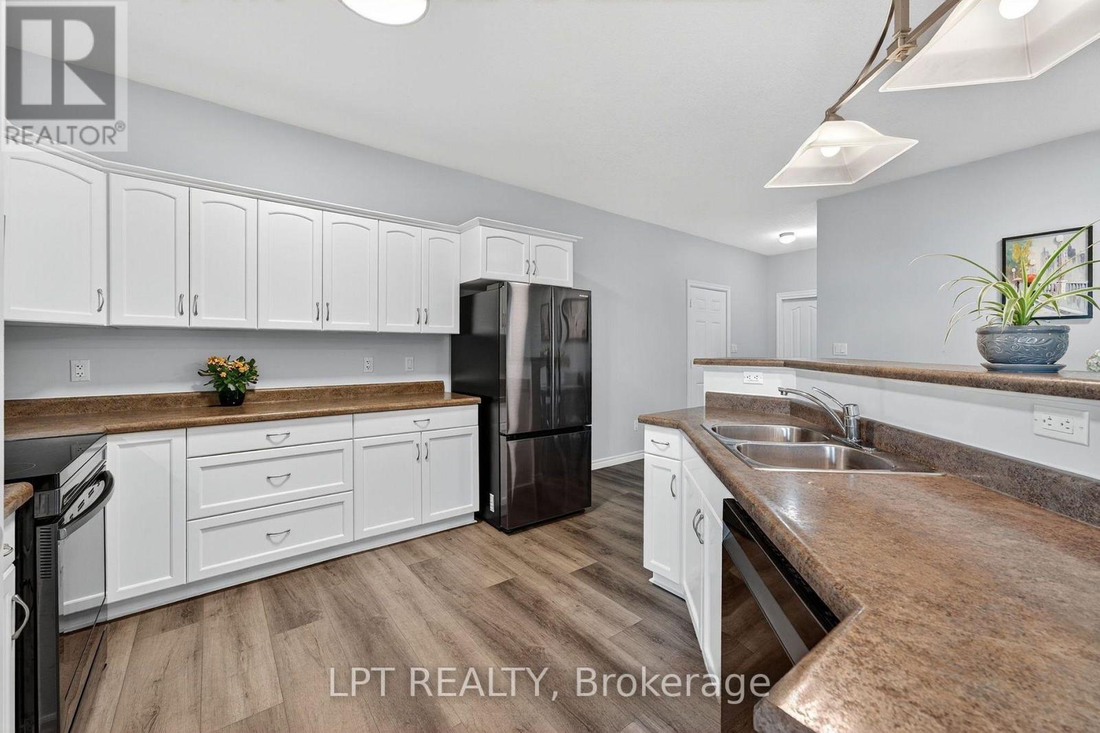 92 Tate's Bay Road, Trent Lakes, Ontario  K0M 1A0 - Photo 15 - X12863968