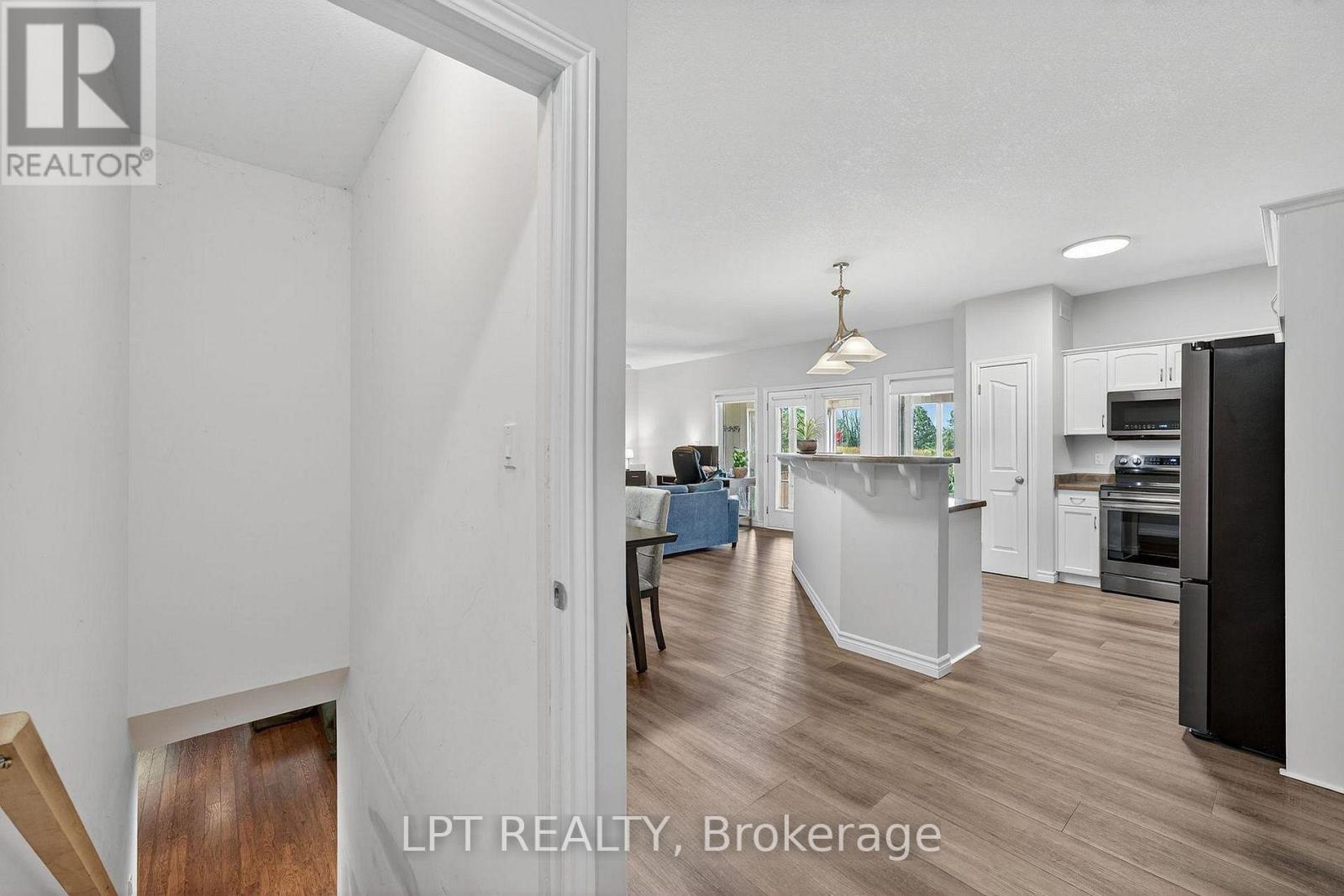 92 Tate's Bay Road, Trent Lakes, Ontario  K0M 1A0 - Photo 6 - X12863968