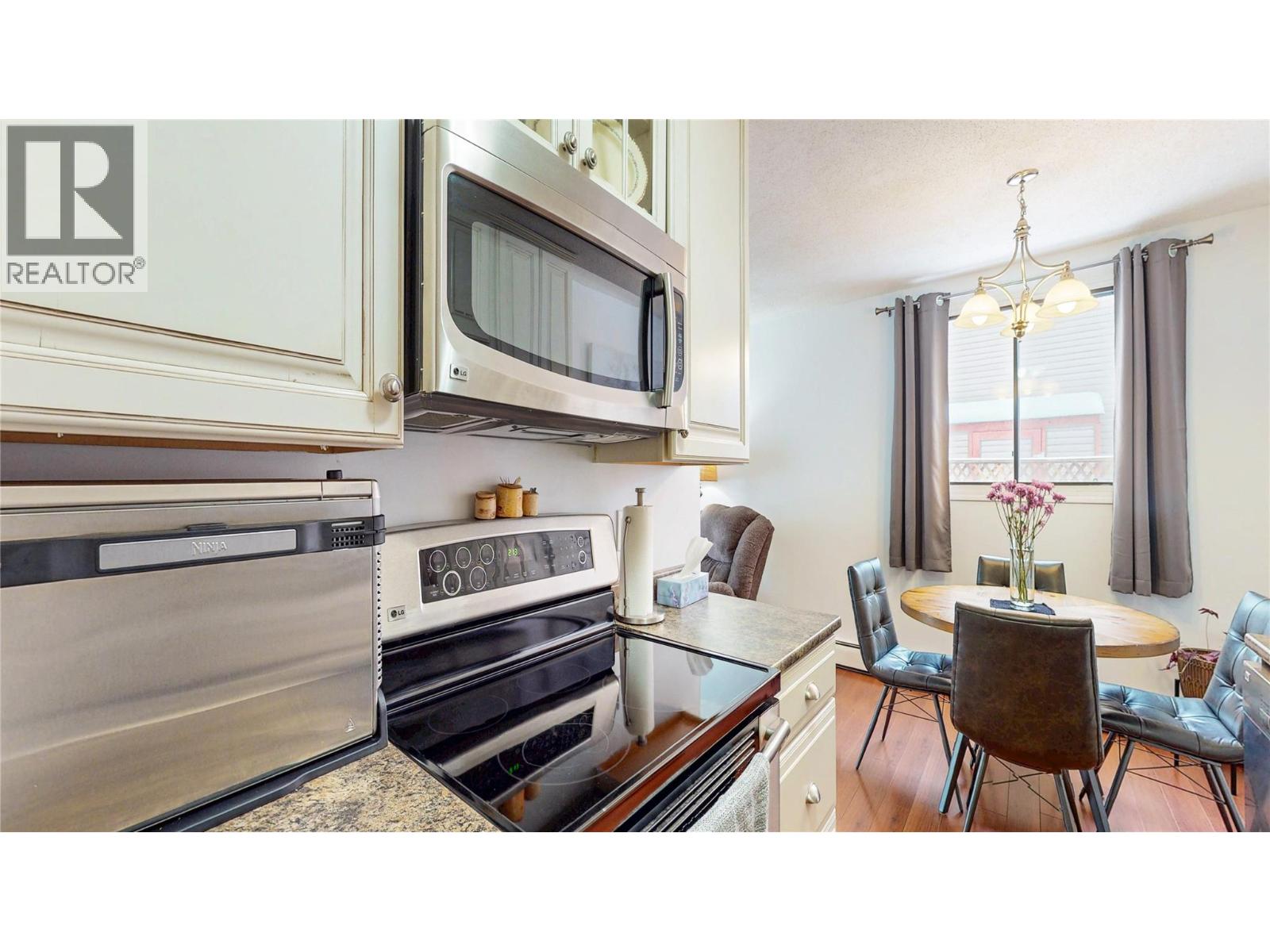 112 17th Avenue S Unit# 207, Cranbrook, British Columbia  V1C 3A5 - Photo 3 - 10378712