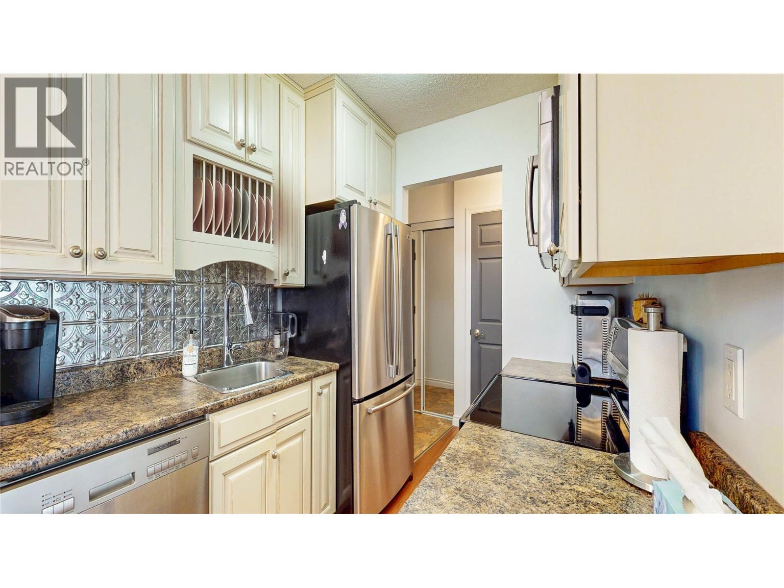 112 17th Avenue S Unit# 207, Cranbrook, British Columbia  V1C 3A5 - Photo 4 - 10378712