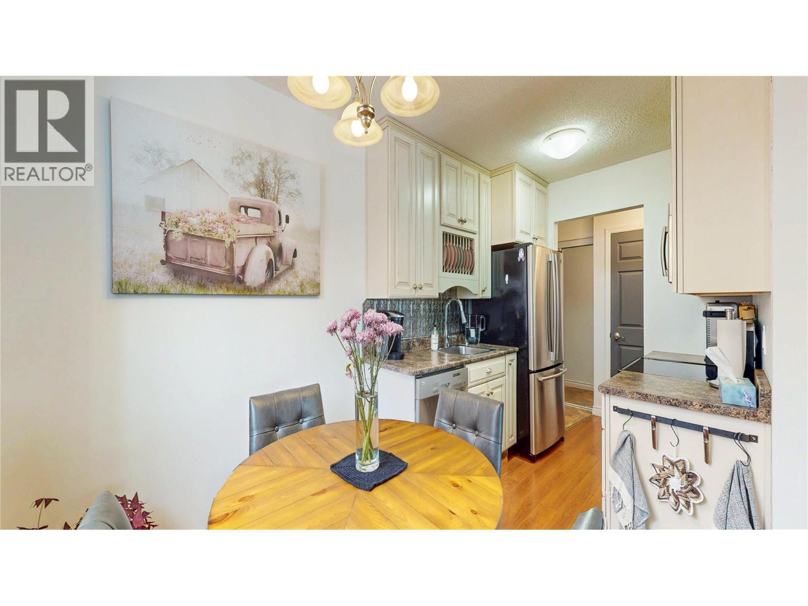 112 17th Avenue S Unit# 207, Cranbrook, British Columbia  V1C 3A5 - Photo 5 - 10378712