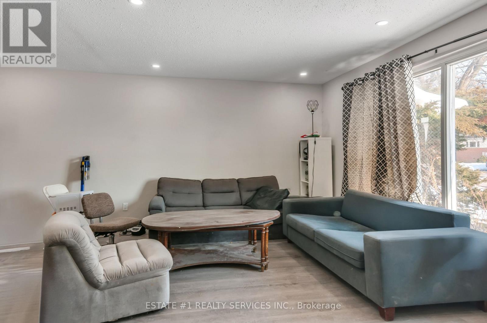 116 Addington Crescent, Brampton, Ontario  L6T 2R5 - Photo 11 - W12825450