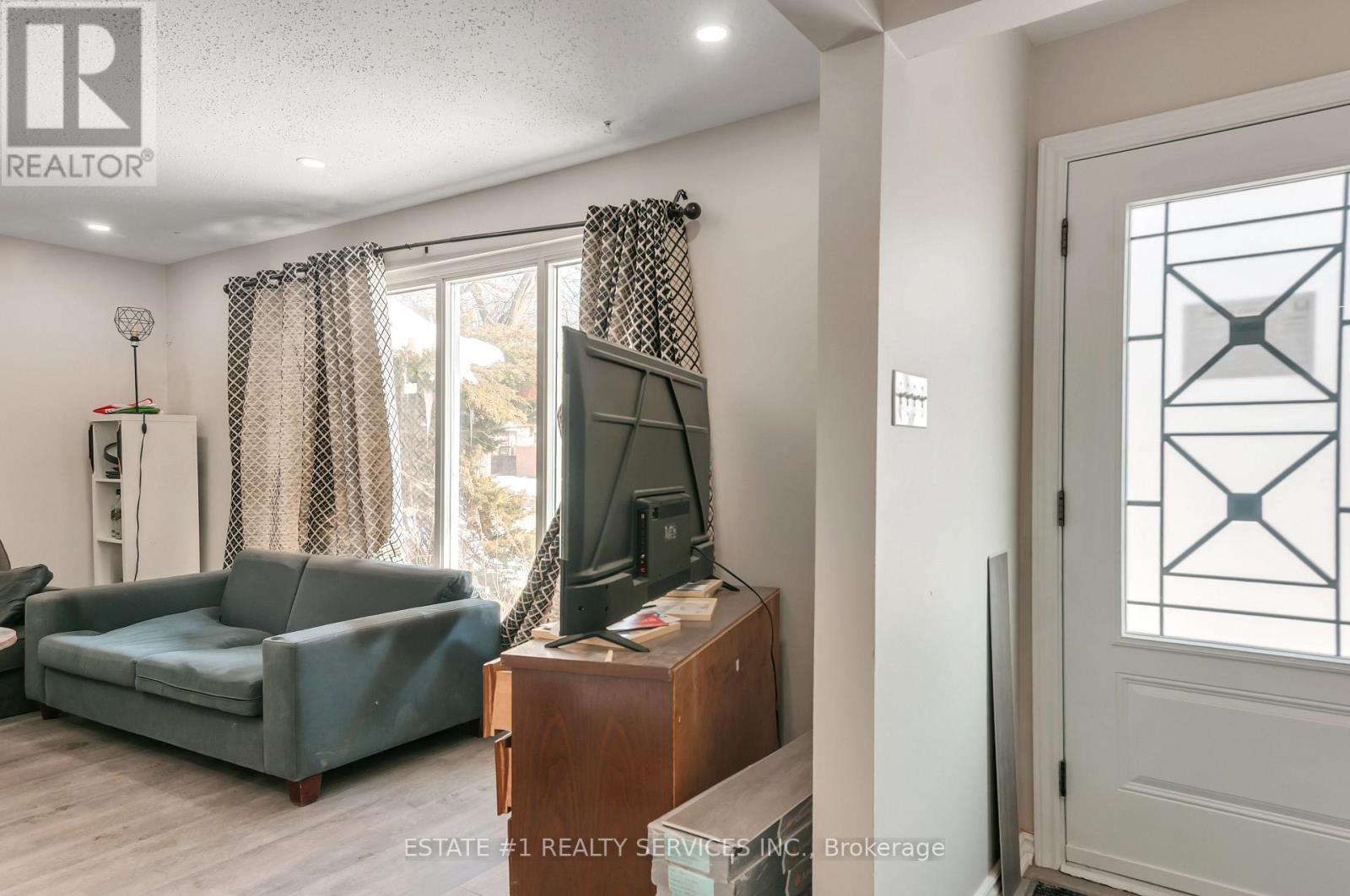 116 Addington Crescent, Brampton, Ontario  L6T 2R5 - Photo 12 - W12825450