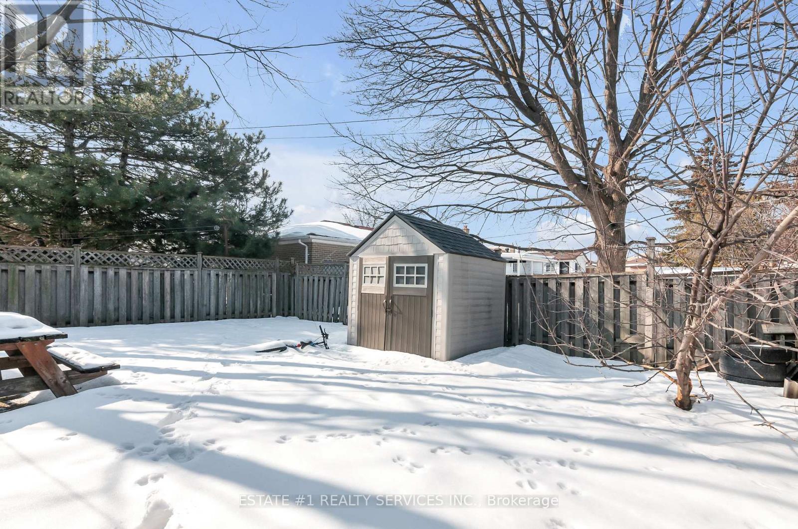 116 Addington Crescent, Brampton, Ontario  L6T 2R5 - Photo 5 - W12825450