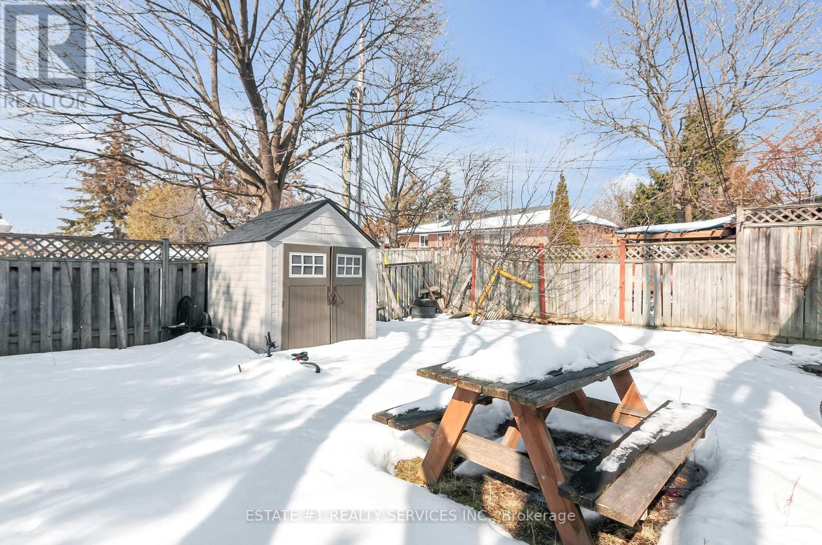 116 Addington Crescent, Brampton, Ontario  L6T 2R5 - Photo 3 - W12825450