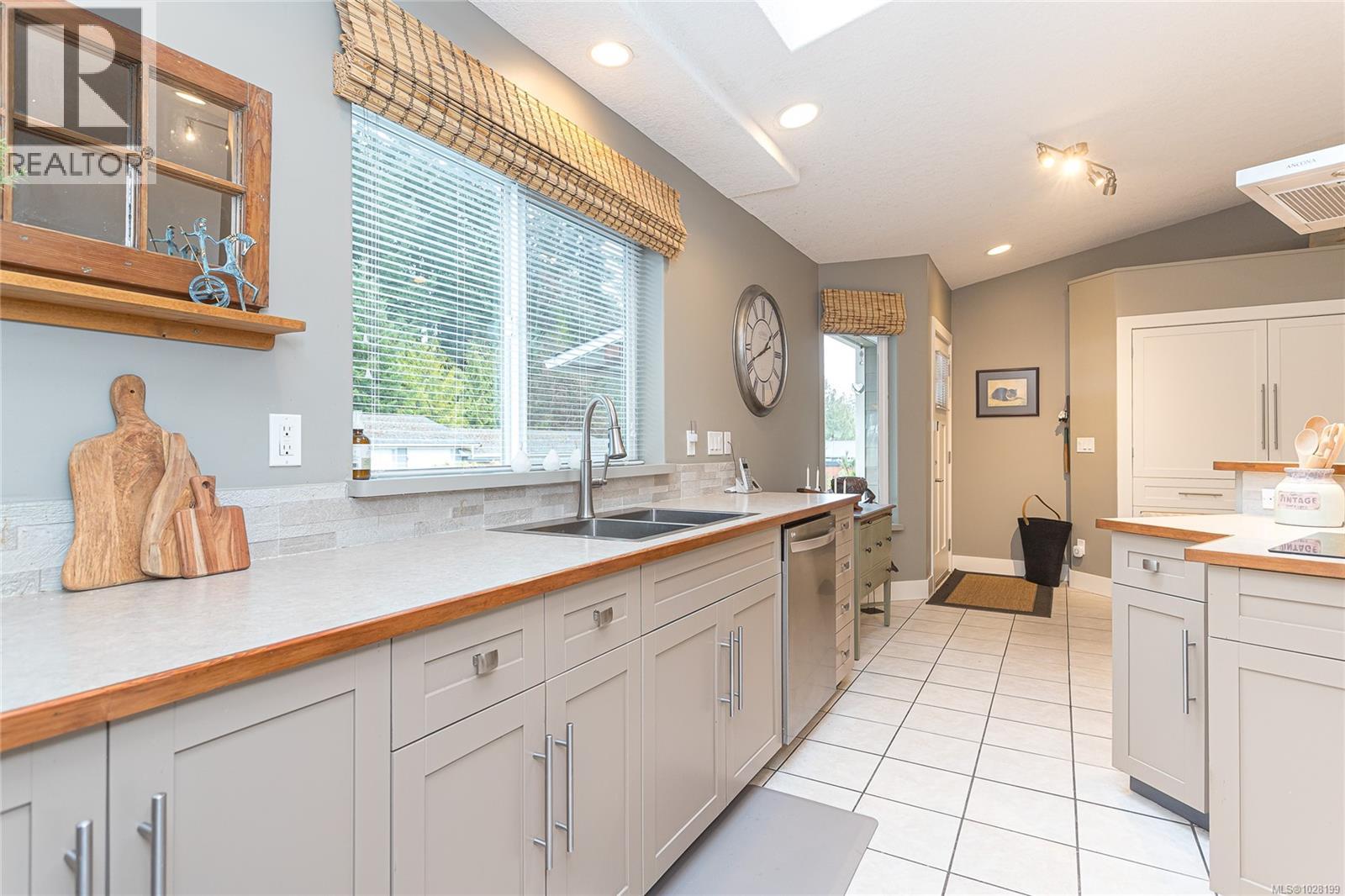 5 1749 Whibley Rd, Coombs, British Columbia  V0R 1M0 - Photo 2 - 1028199