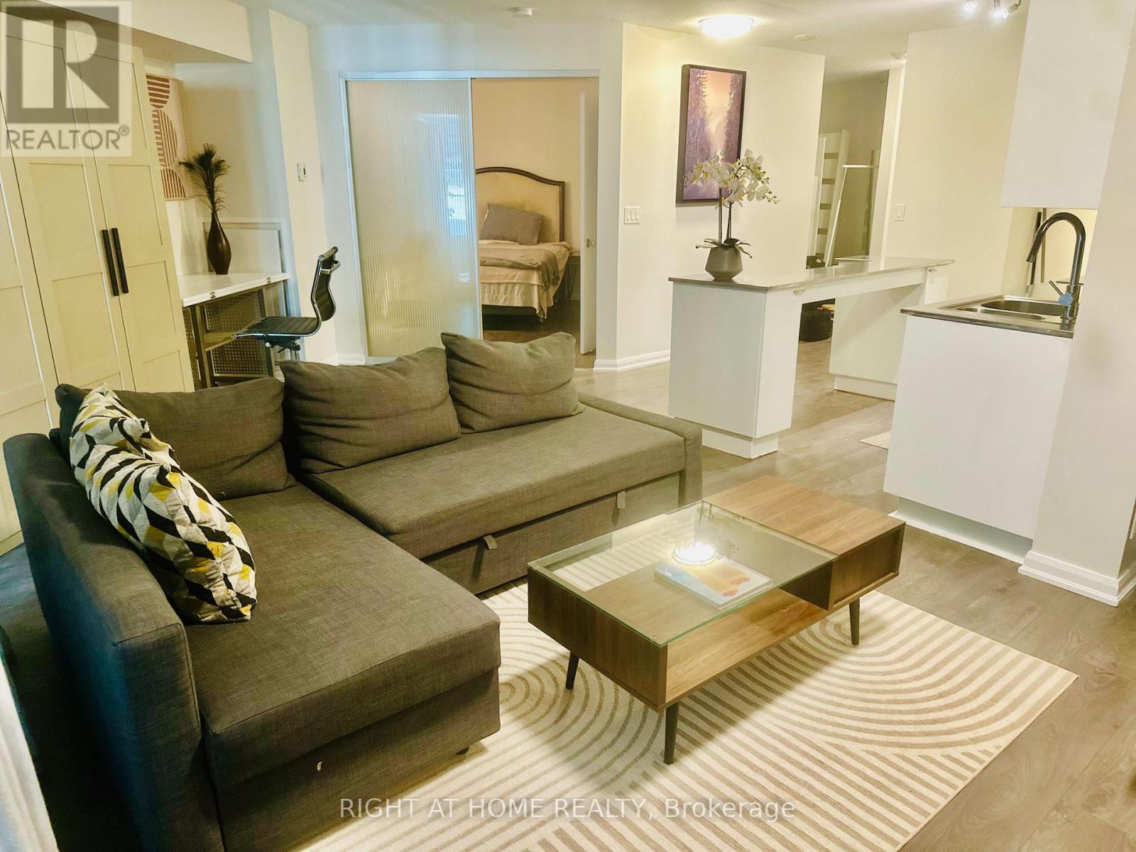 338 - 111 Elizabeth Street, Toronto, Ontario  M1P 0B6 - Photo 14 - C12864058