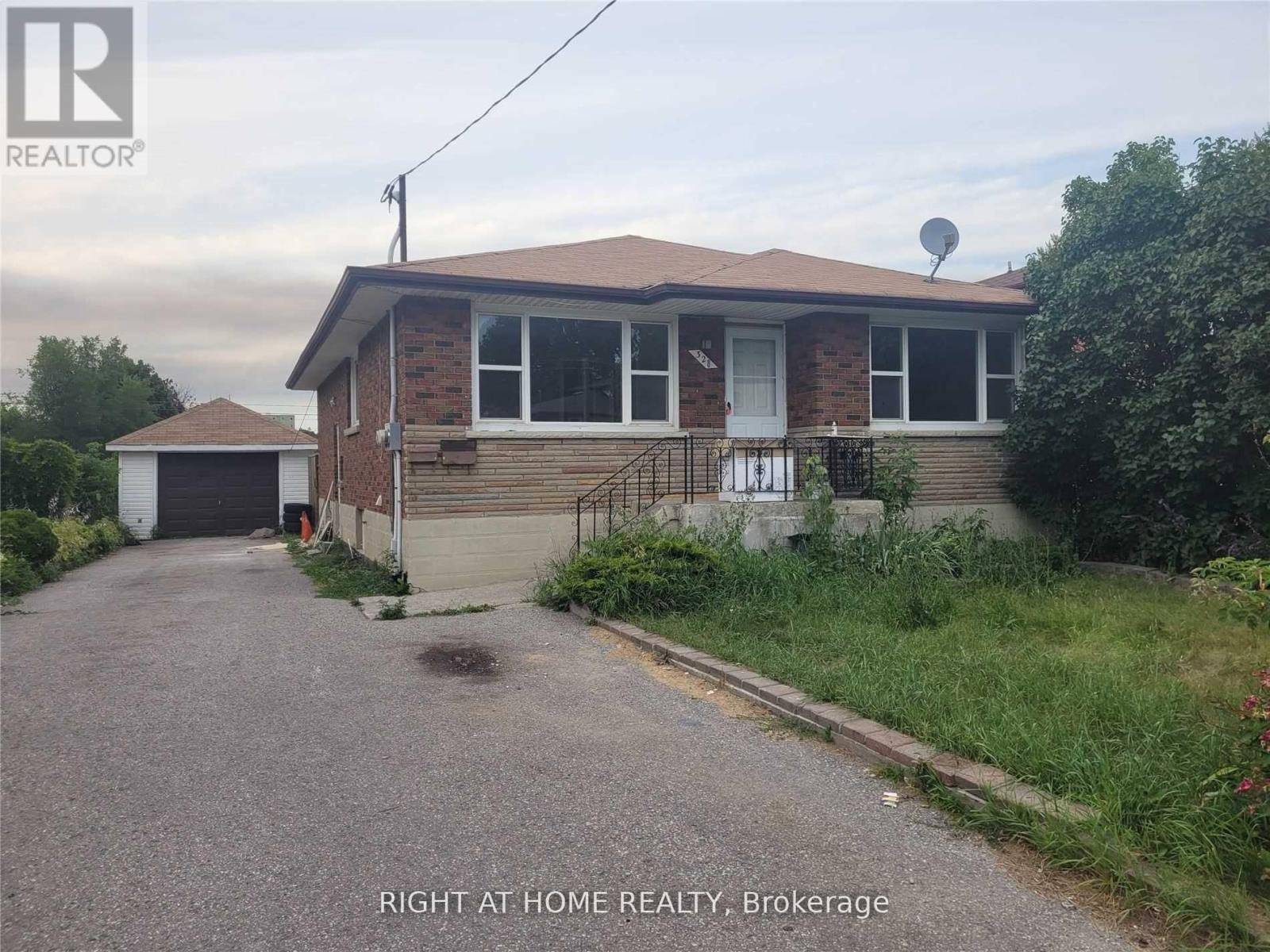 328 MALAGA ROAD, Oshawa, Ontario
