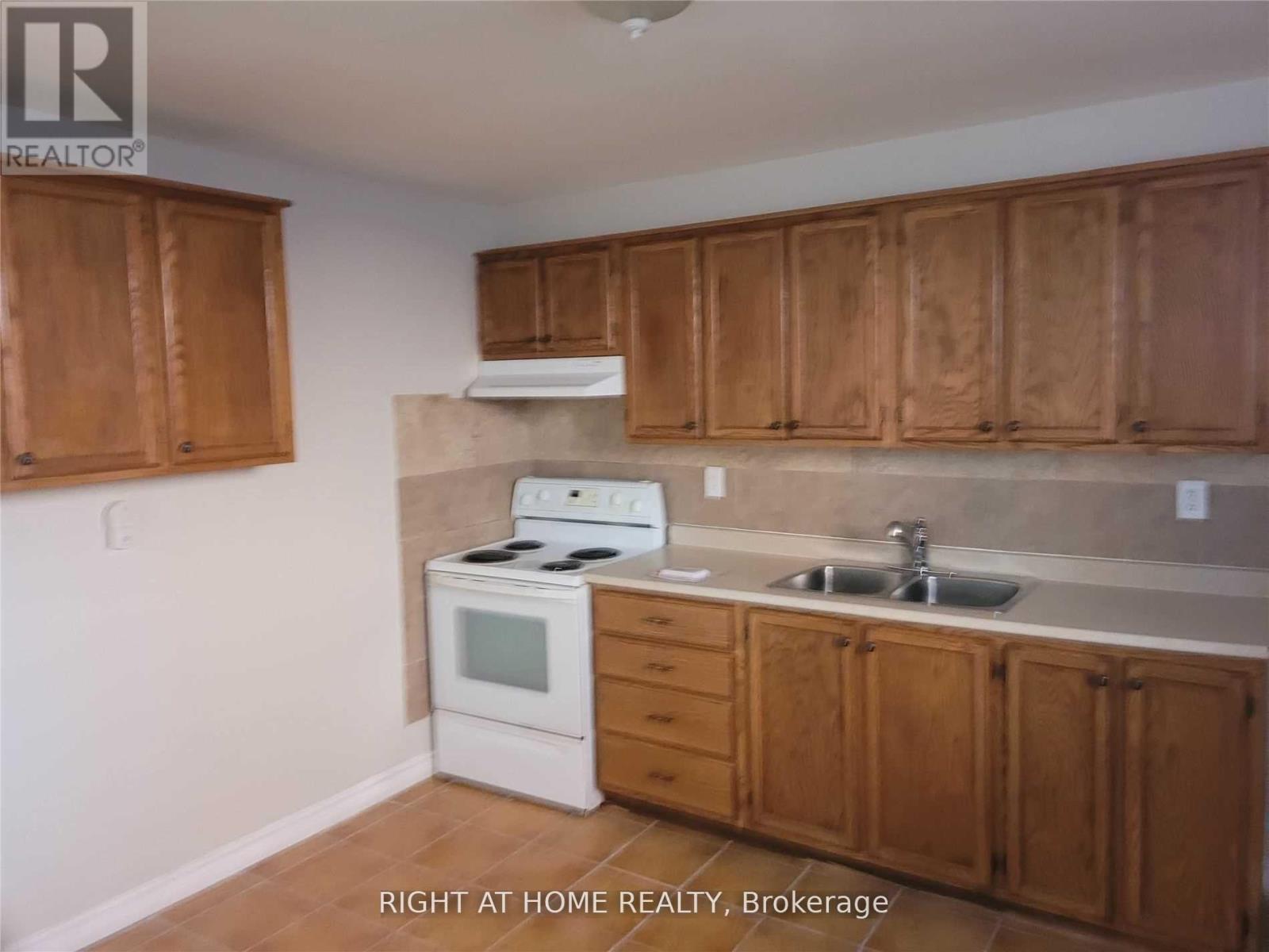 328 Malaga Road, Oshawa, Ontario  L1J 1N7 - Photo 14 - E12864016