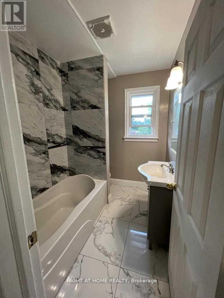 328 Malaga Road, Oshawa, Ontario  L1J 1N7 - Photo 16 - E12864016