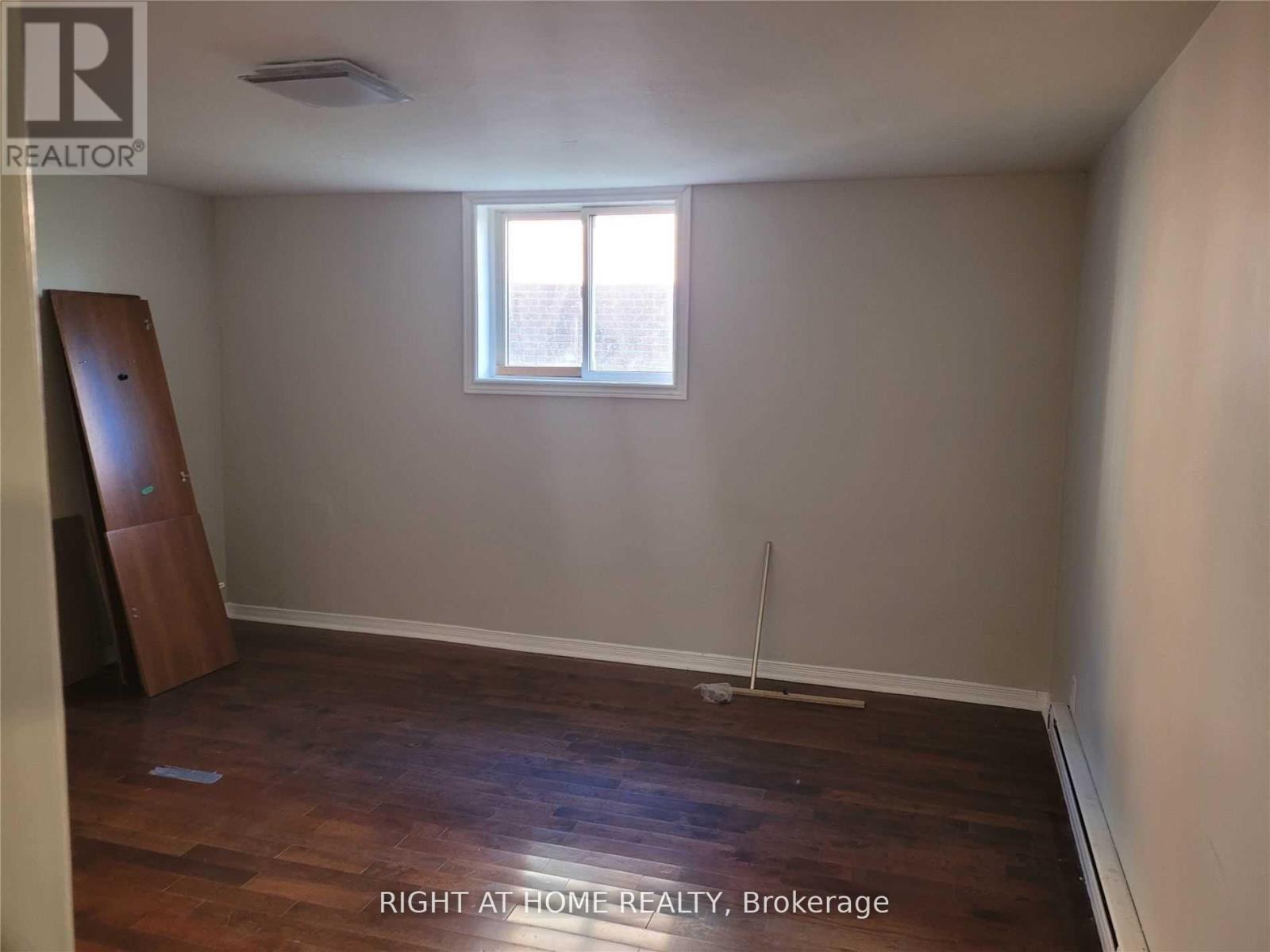 328 Malaga Road, Oshawa, Ontario  L1J 1N7 - Photo 3 - E12864016