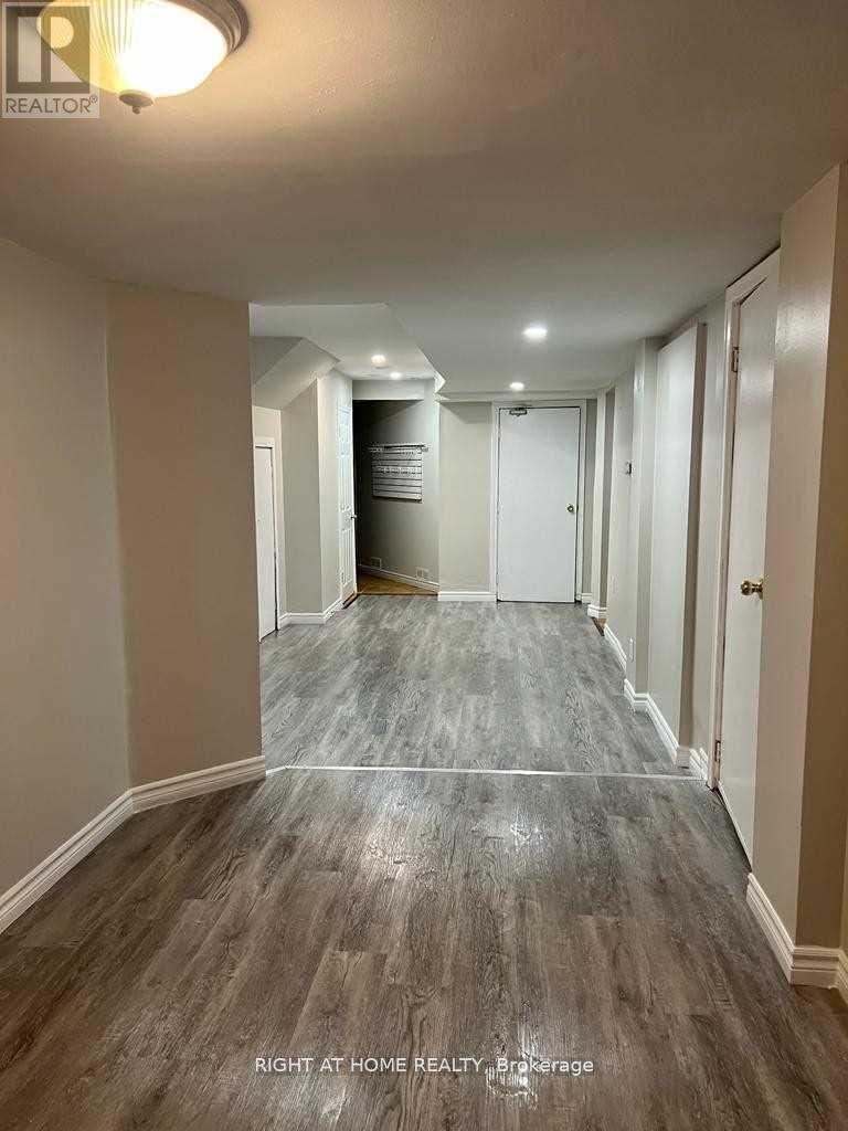 328 Malaga Road, Oshawa, Ontario  L1J 1N7 - Photo 4 - E12864016