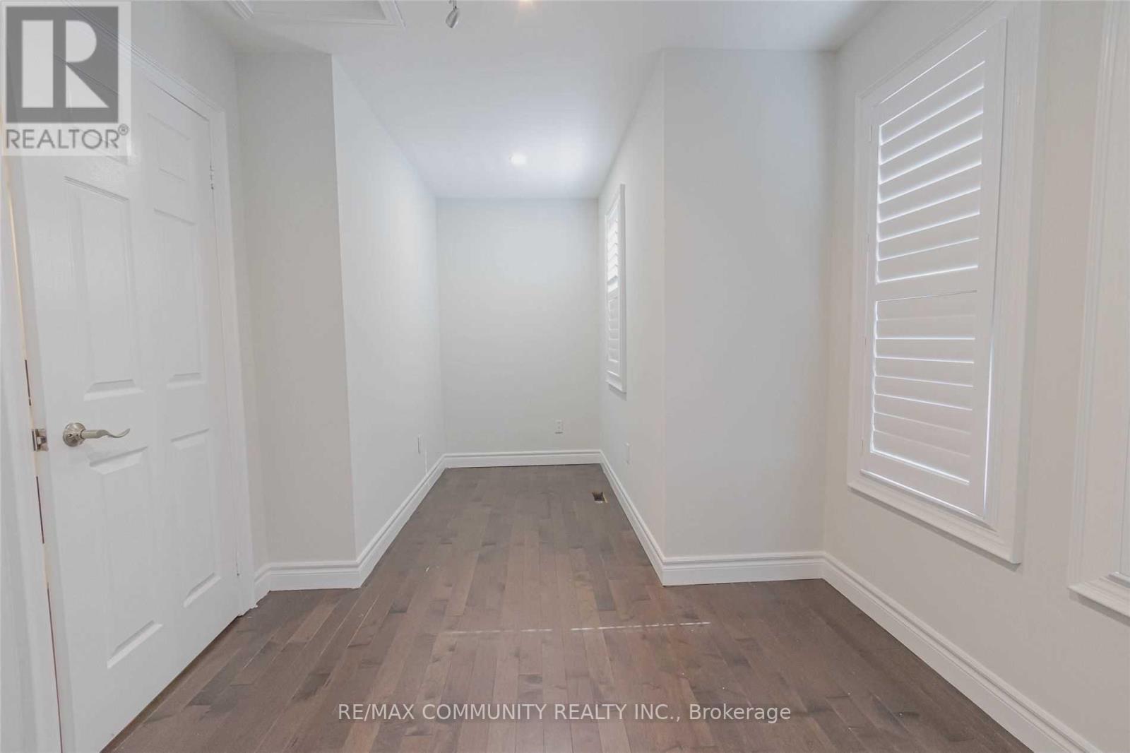 55 Longueuil Place, Whitby, Ontario  L1R 3G9 - Photo 11 - E12864054