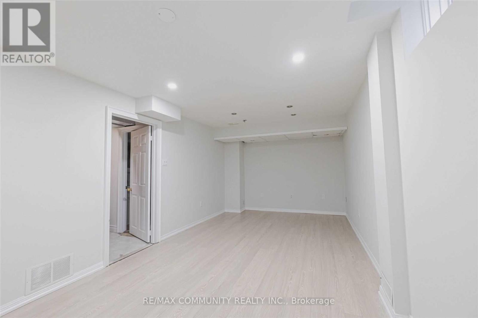 55 Longueuil Place, Whitby, Ontario  L1R 3G9 - Photo 20 - E12864054