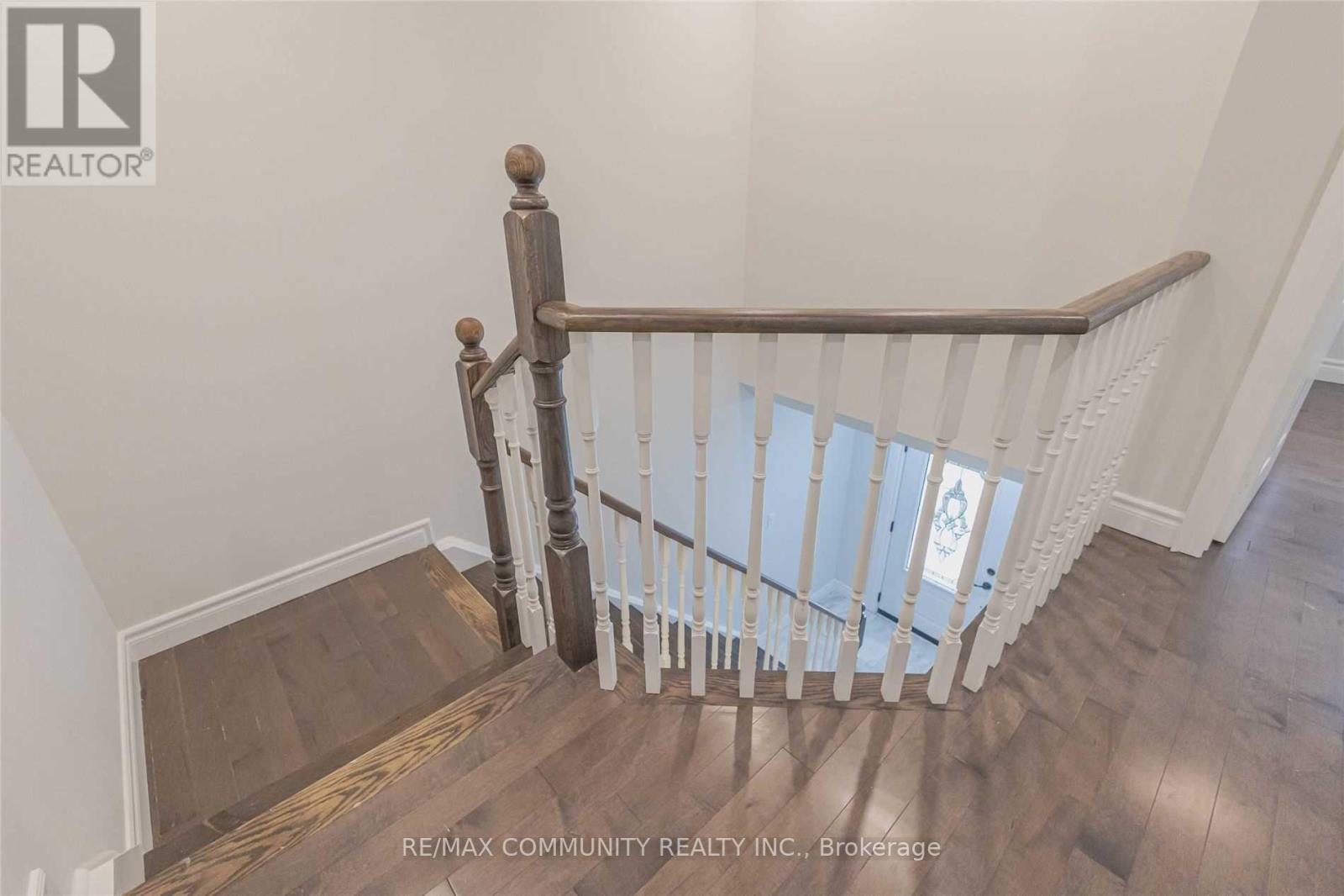 55 Longueuil Place, Whitby, Ontario  L1R 3G9 - Photo 8 - E12864054