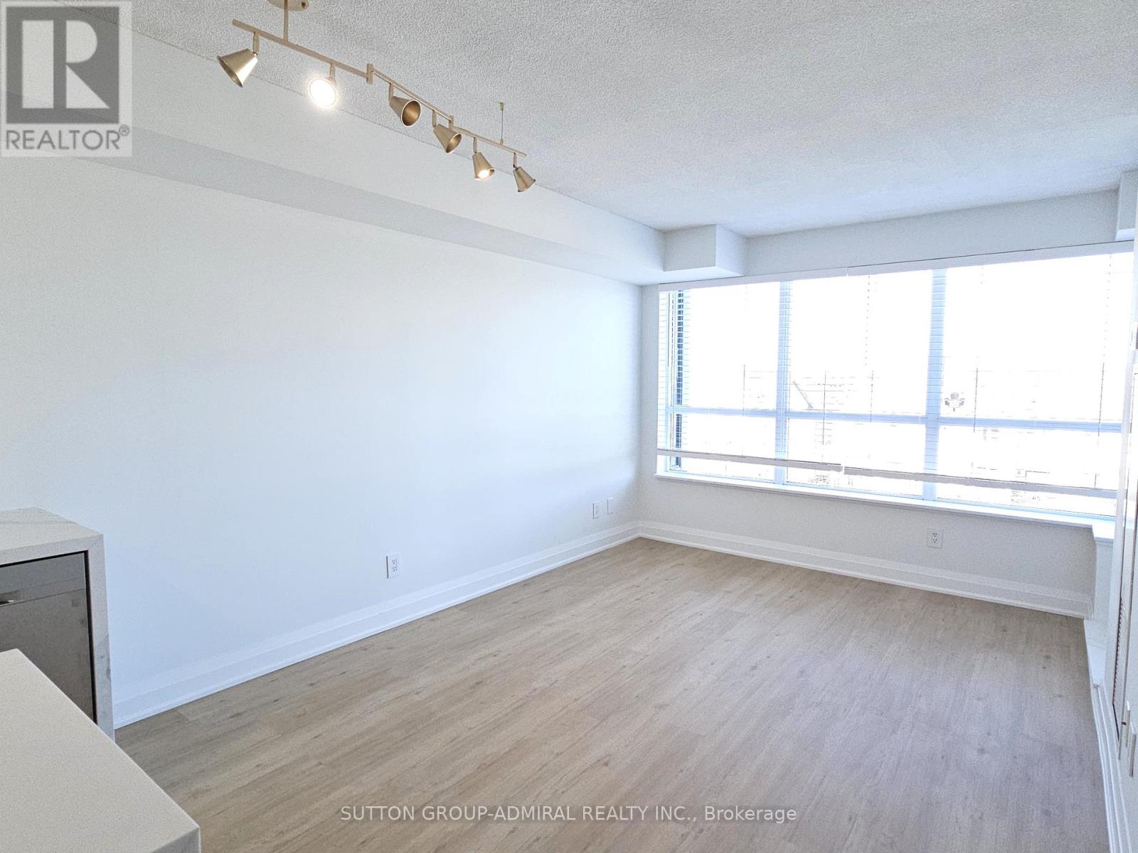 417 - 20 North Park Road, Vaughan, Ontario  L4J 0G7 - Photo 5 - N12864020