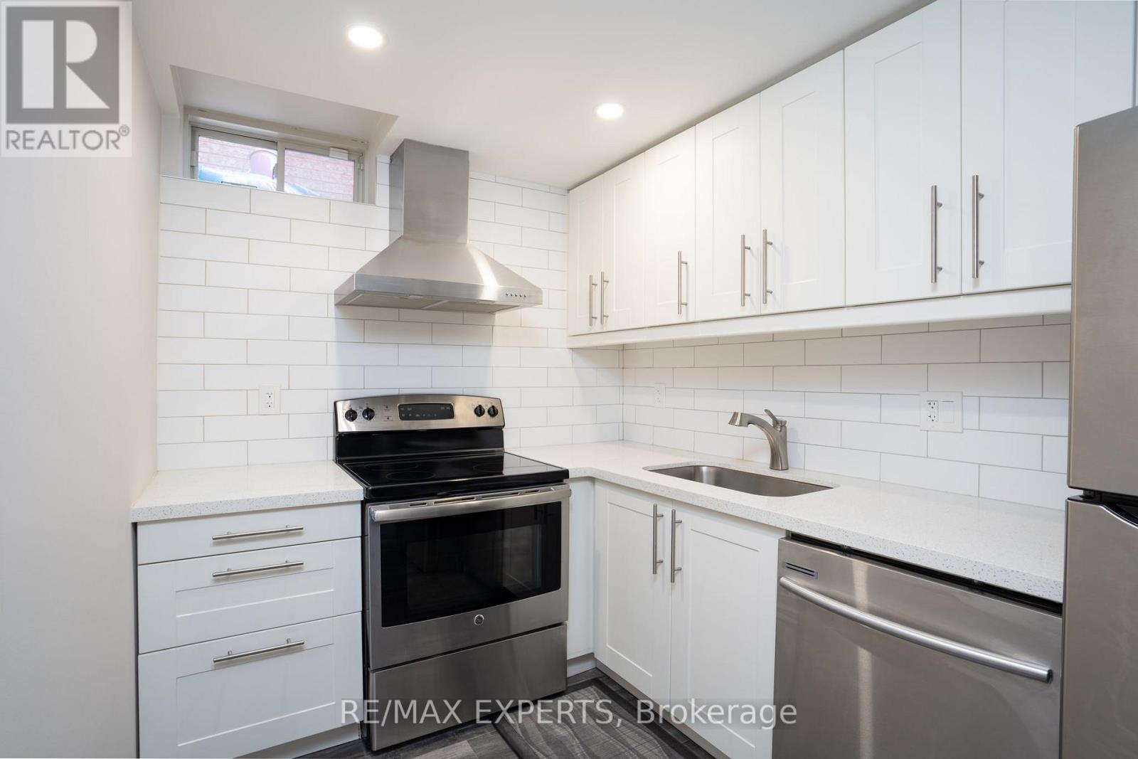 10 Blue Diamond Terr Terrace, Vaughan, Ontario  L4H 2G3 - Photo 5 - N12864066