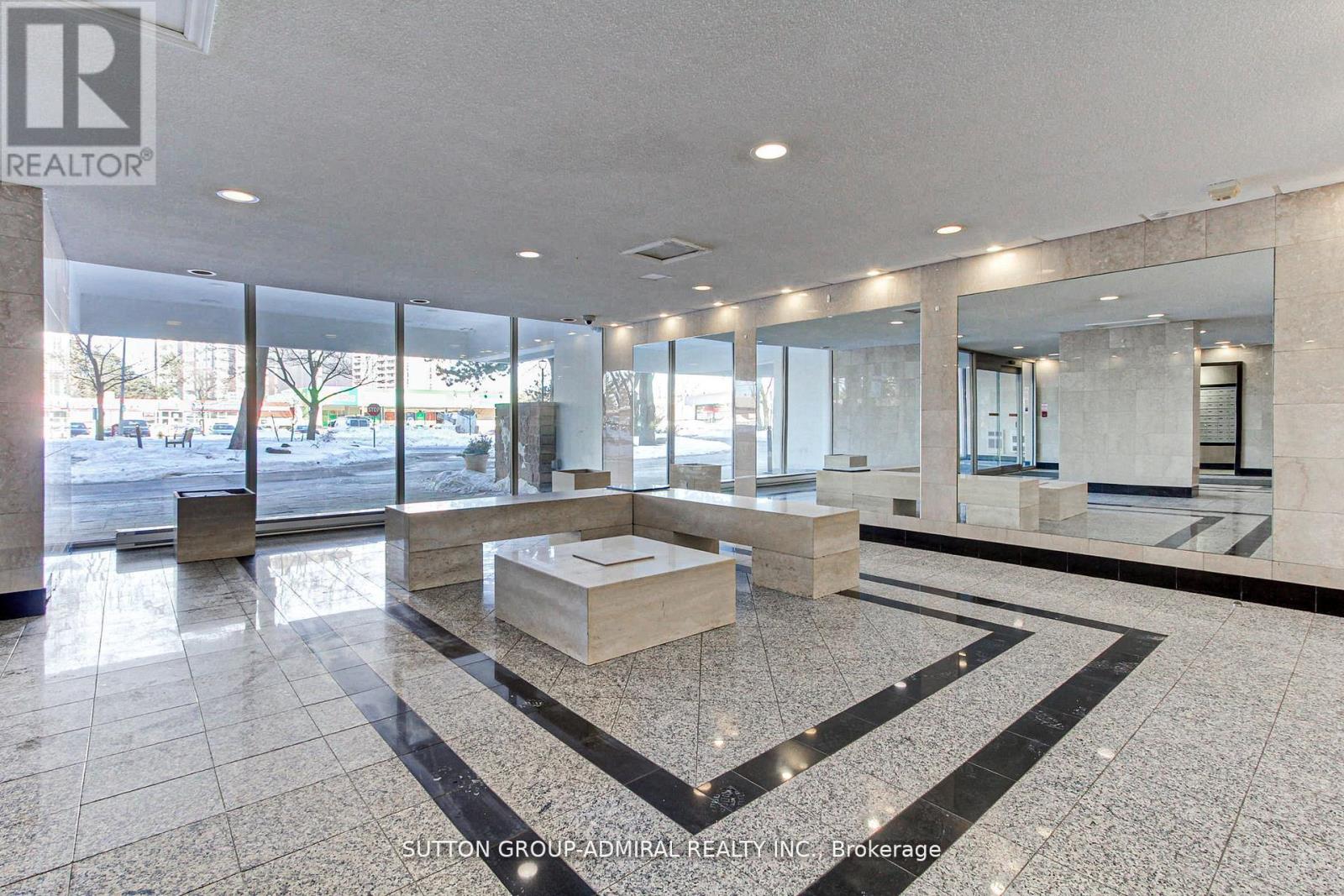 303 - 1 Royal Orchard Boulevard, Markham, Ontario  L3T 3C2 - Photo 5 - N12864072