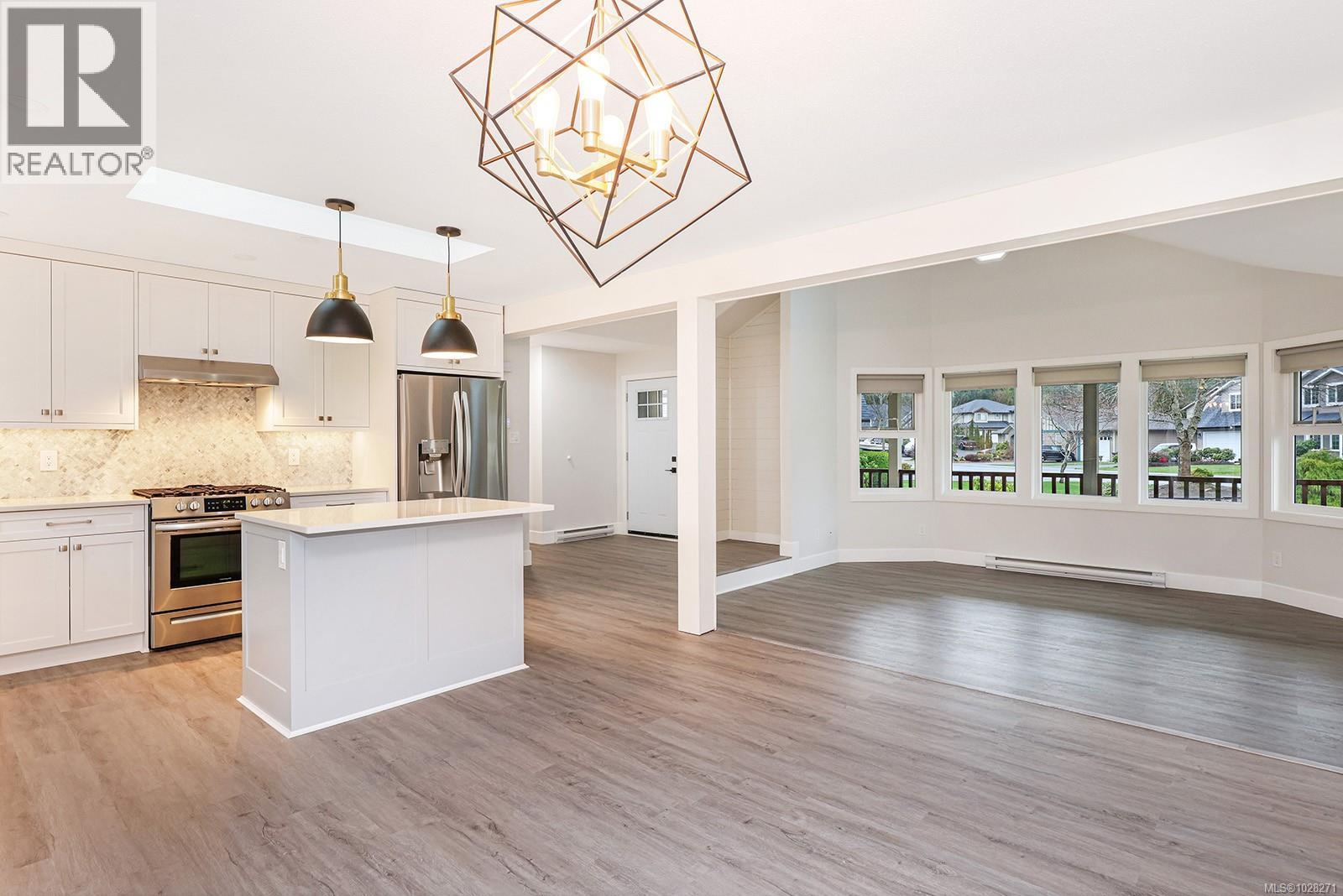 2695 Carstairs Dr, Courtenay, British Columbia