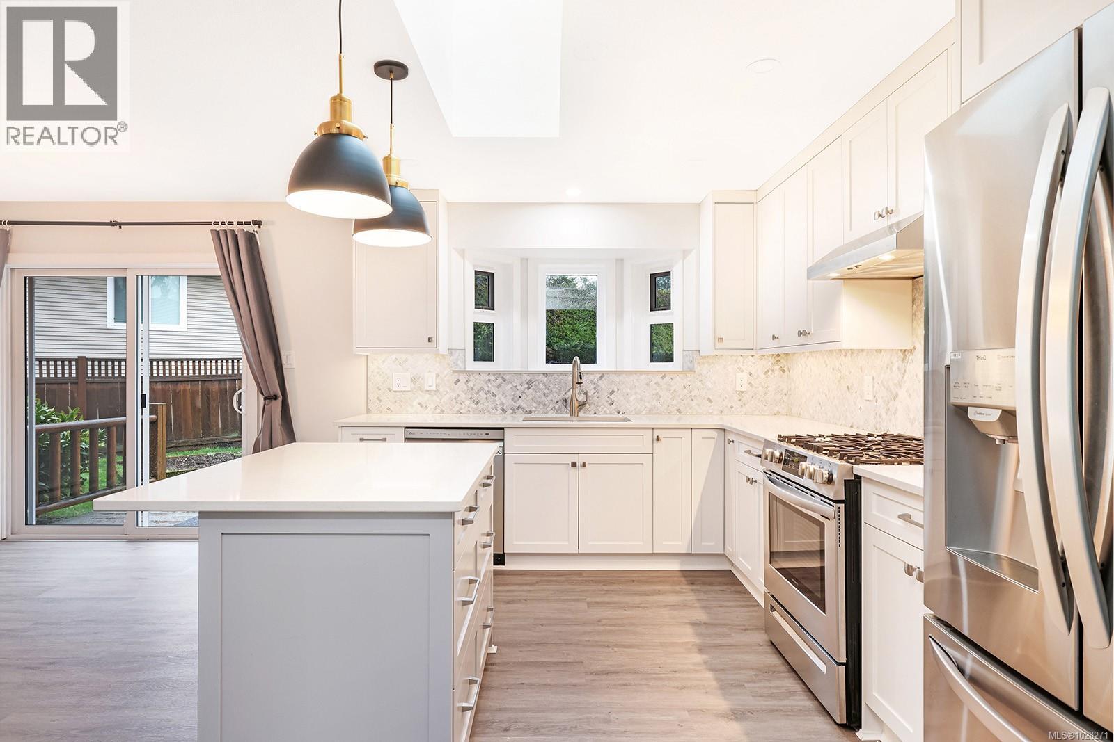 2695 Carstairs Dr, Courtenay, British Columbia  V9N 4A3 - Photo 12 - 1028271