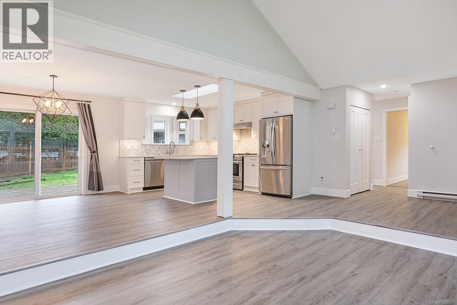 2695 Carstairs Dr, Courtenay, British Columbia  V9N 4A3 - Photo 8 - 1028271