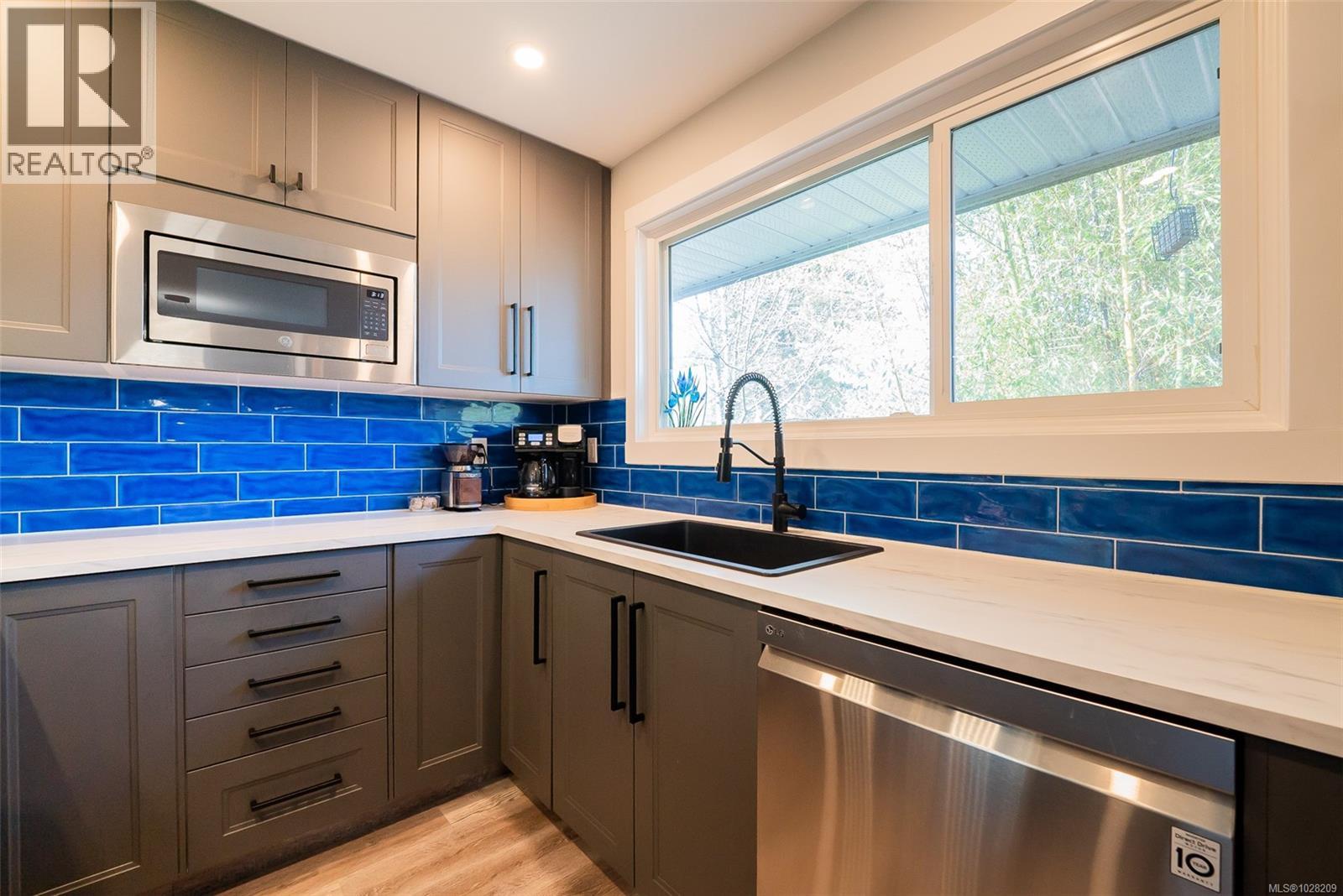 1110 Nelson St, Nanaimo, British Columbia  V9S 2K3 - Photo 3 - 1028209