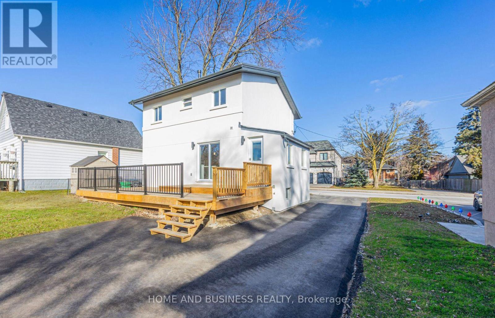 1326 Meredith Avenue, Mississauga, Ontario  L5E 2E7 - Photo 7 - W12864000