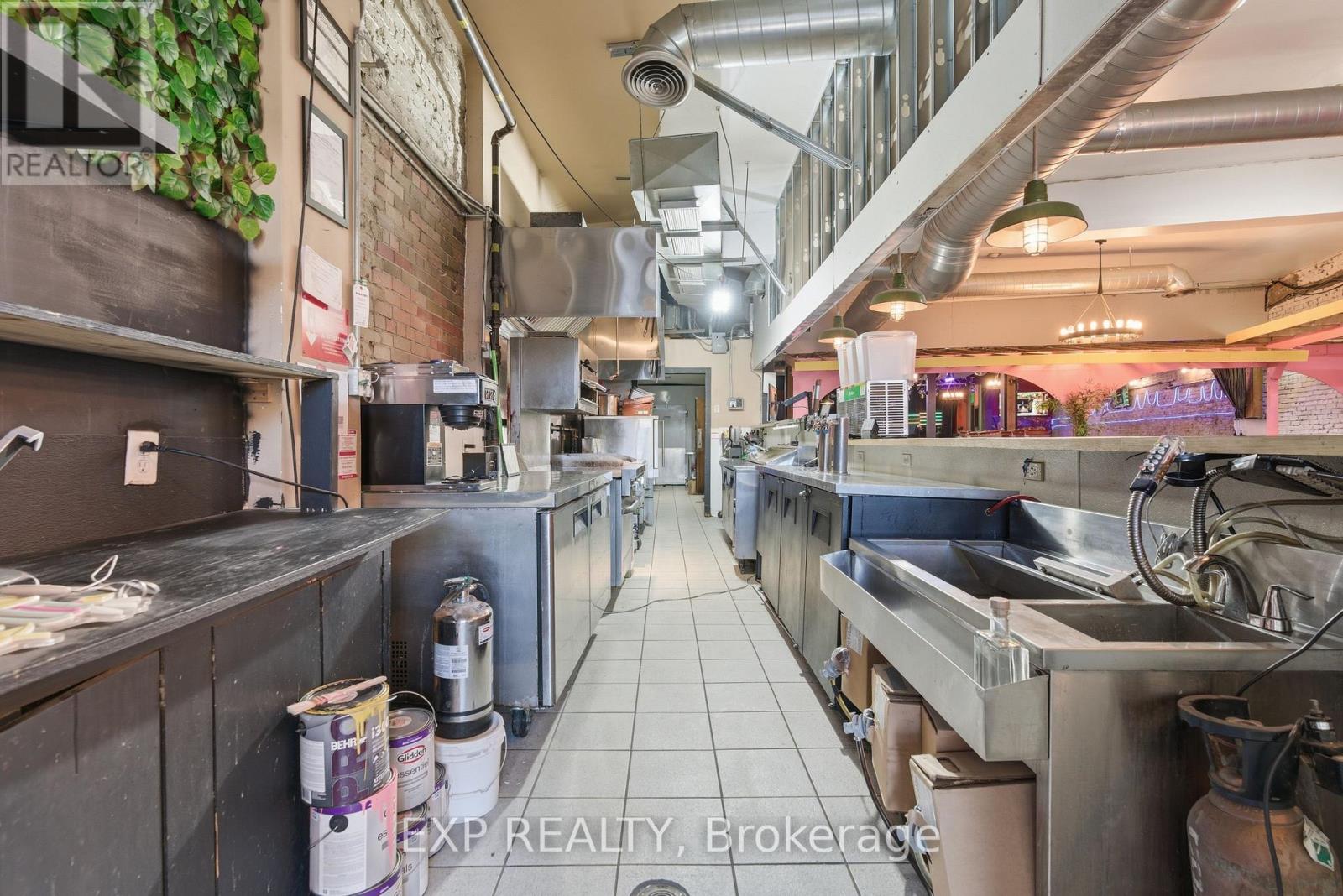 3030 Dundas Street W, Toronto, Ontario  M6P 1Z3 - Photo 22 - W12864040