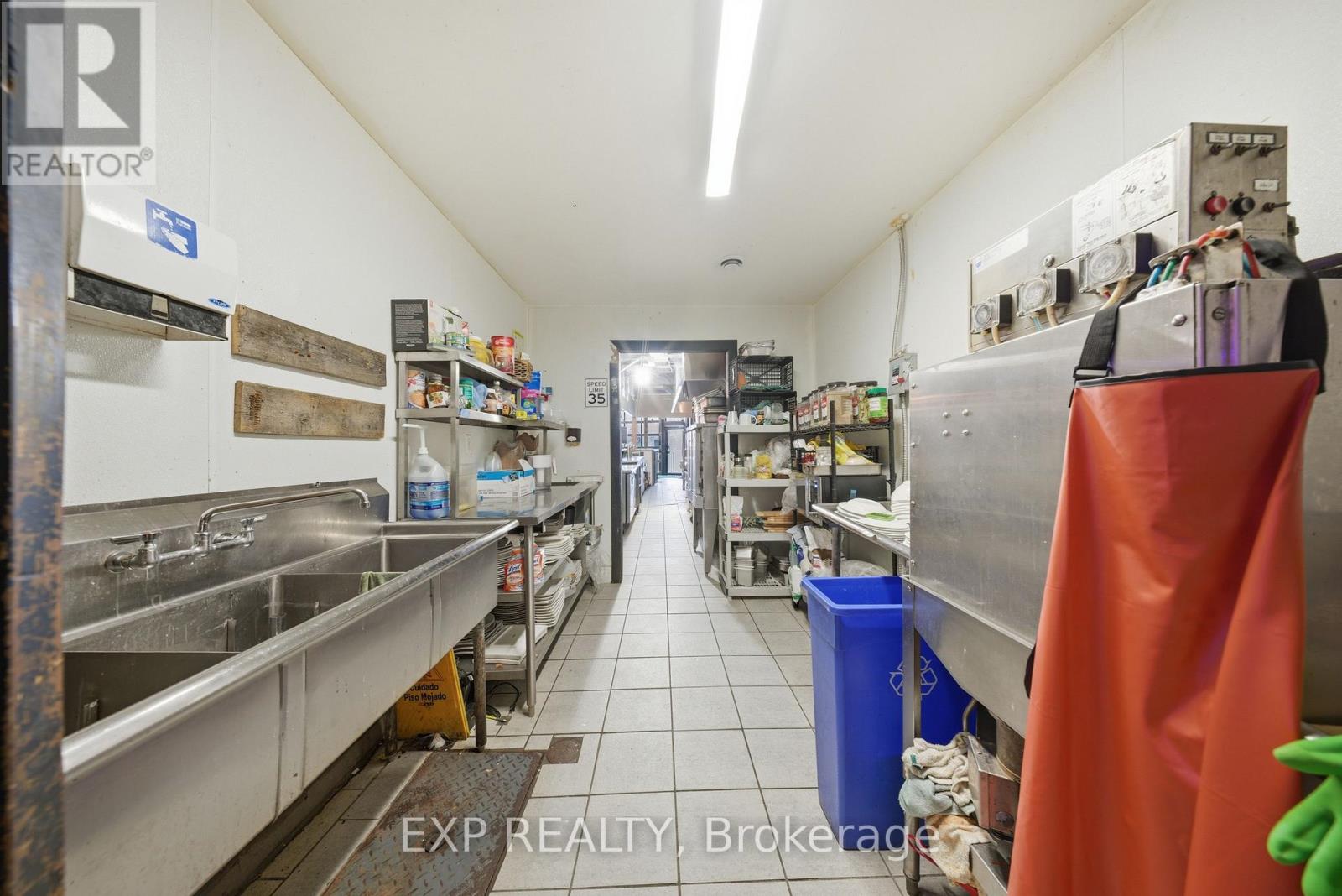 3030 Dundas Street W, Toronto, Ontario  M6P 1Z3 - Photo 26 - W12864040