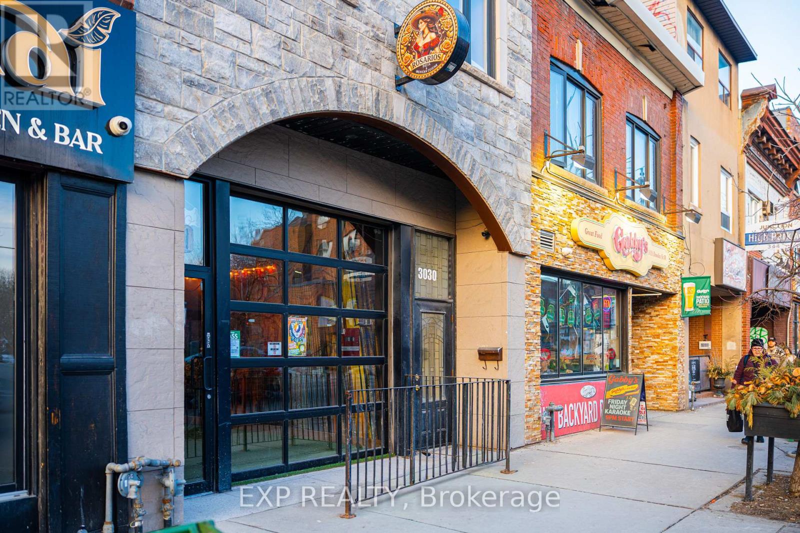 3030 Dundas Street W, Toronto, Ontario  M6P 1Z3 - Photo 4 - W12864040