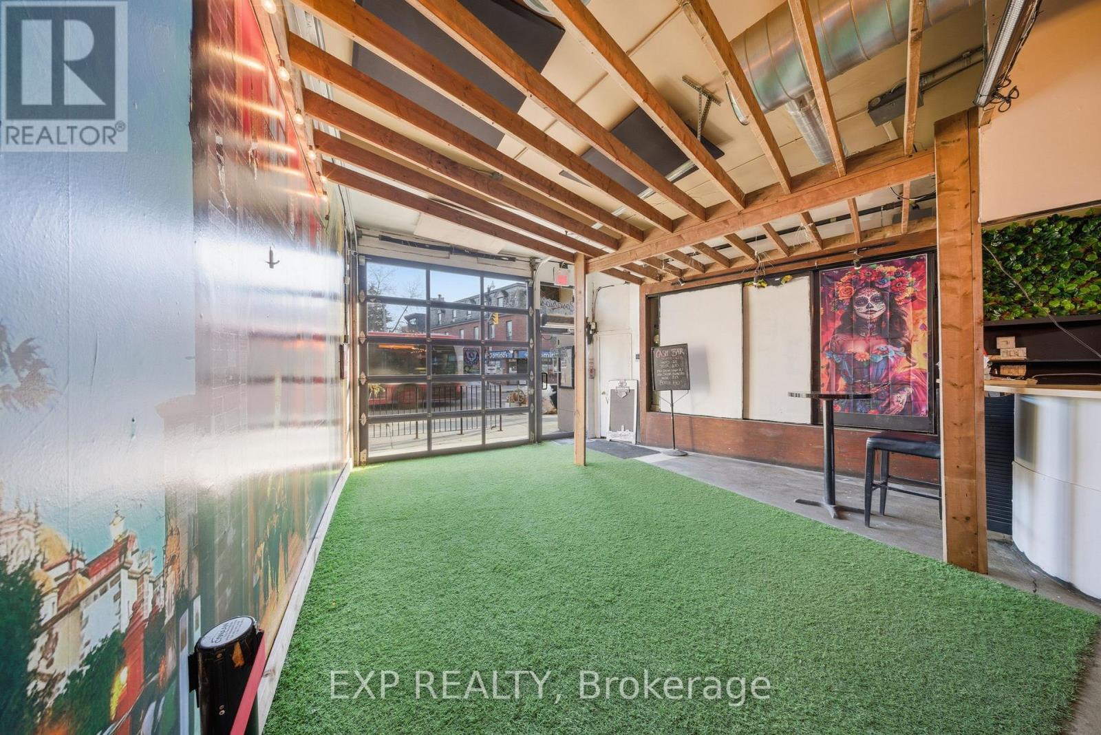 3030 Dundas Street W, Toronto, Ontario  M6P 1Z3 - Photo 5 - W12864040