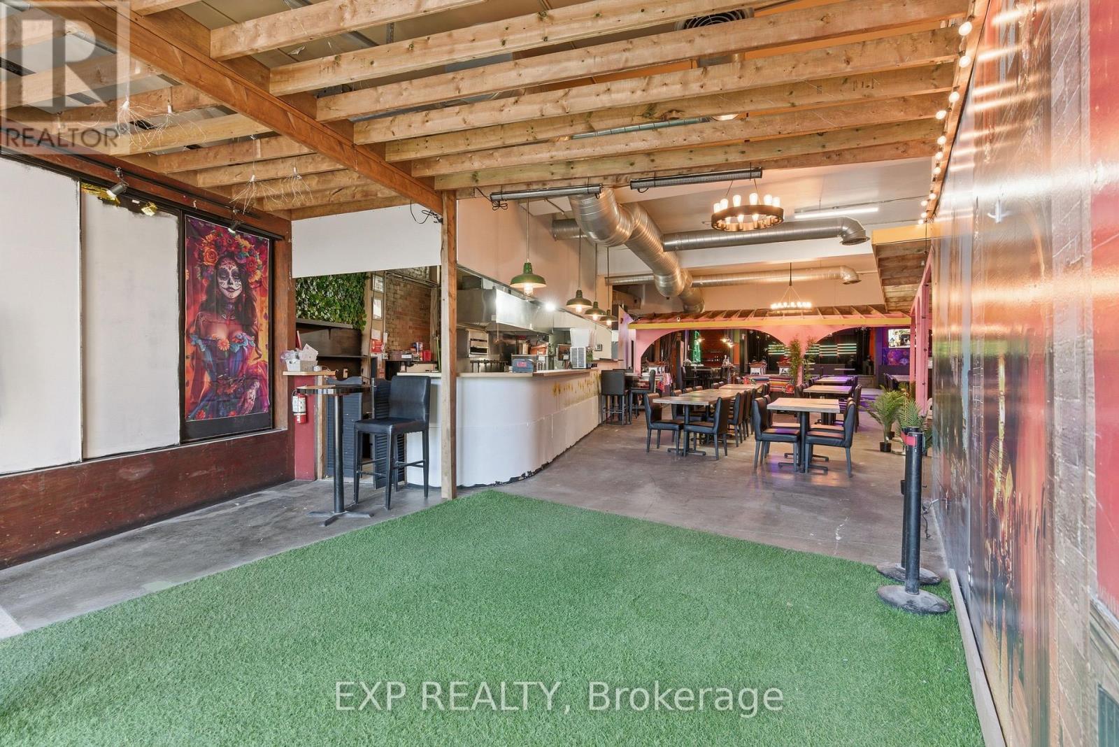 3030 Dundas Street W, Toronto, Ontario  M6P 1Z3 - Photo 8 - W12864040