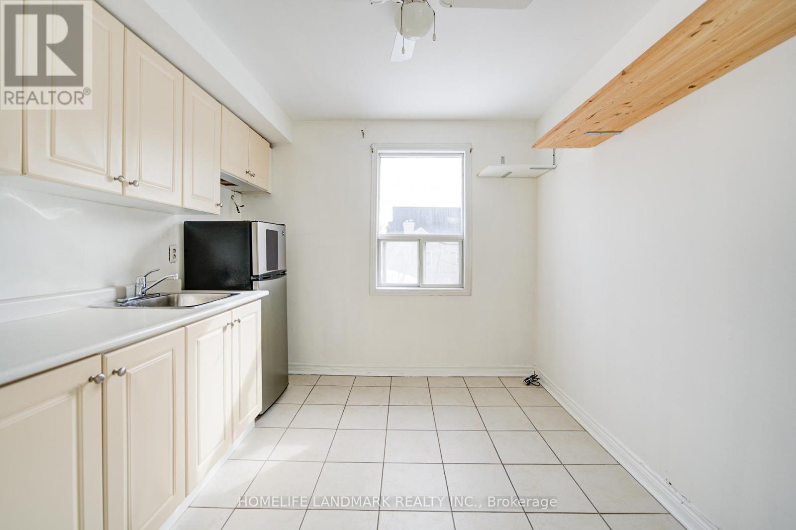 880 Shaw Street, Toronto, Ontario  M6G 3M2 - Photo 23 - W12864048