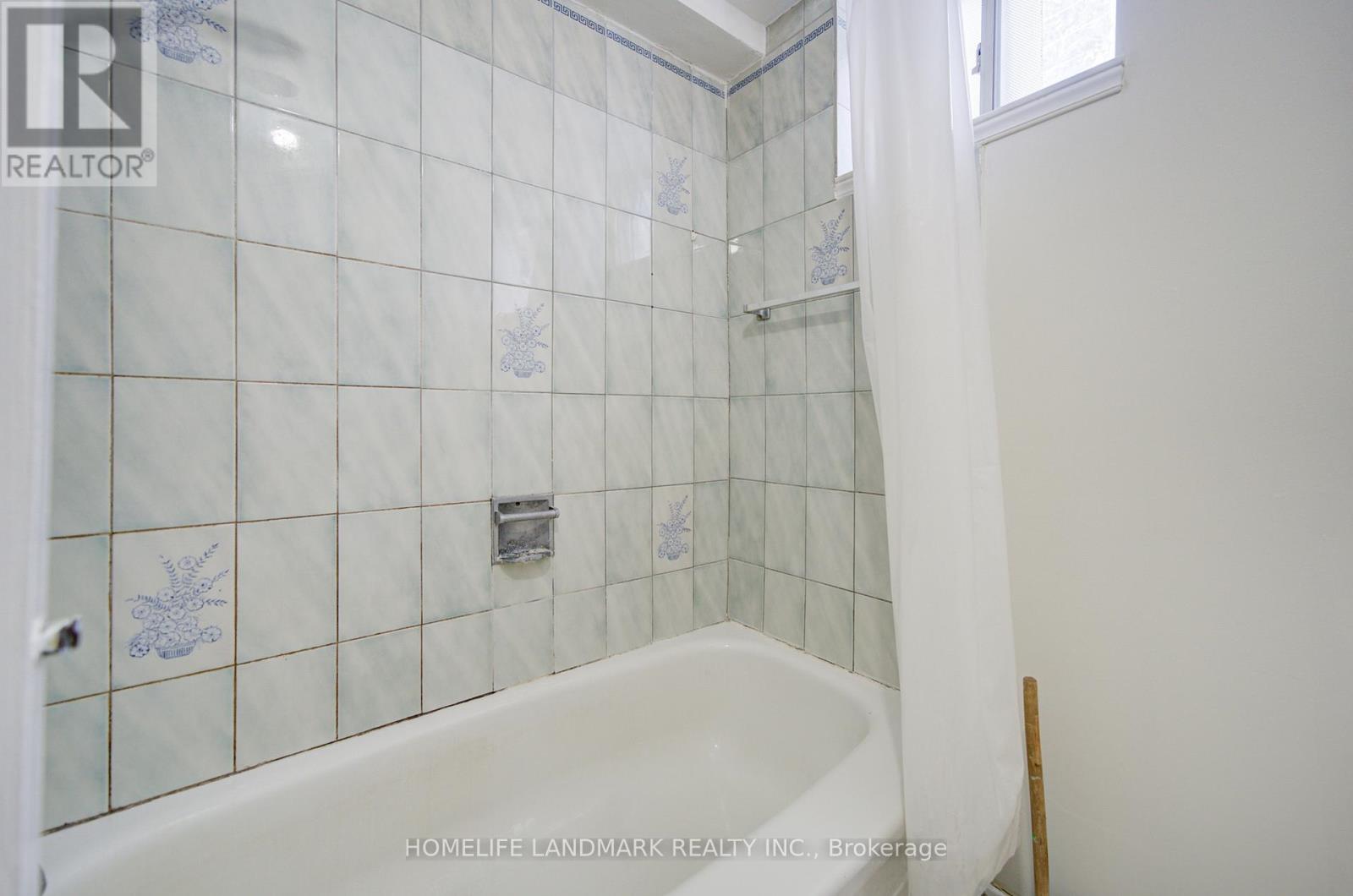 880 Shaw Street, Toronto, Ontario  M6G 3M2 - Photo 38 - W12864048