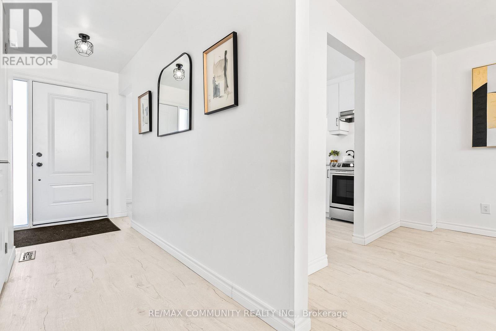 42 Kay Drive, Toronto, Ontario  M9V 4V6 - Photo 10 - W12864068