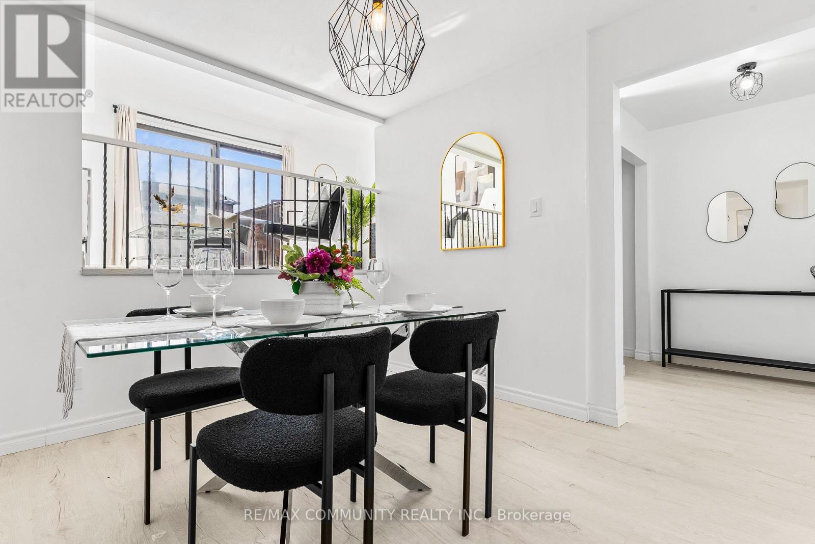 42 Kay Drive, Toronto, Ontario  M9V 4V6 - Photo 8 - W12864068